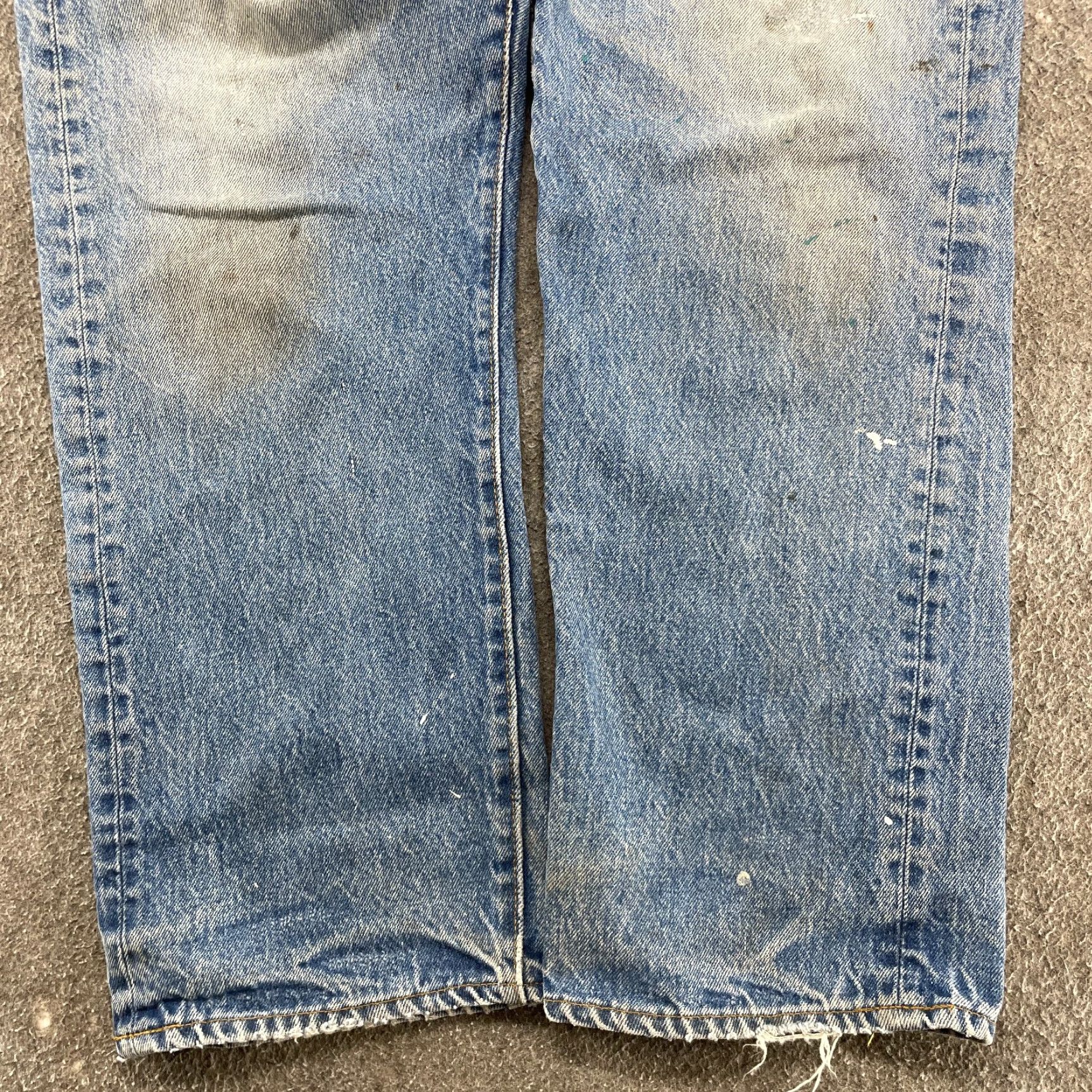Levi's VINTAGE Levi's 501 Jeans Mens 38x30 Distressed Blue Medium Wash USA 80s Jeans Size US 38 / EU 54 - 3 Thumbnail