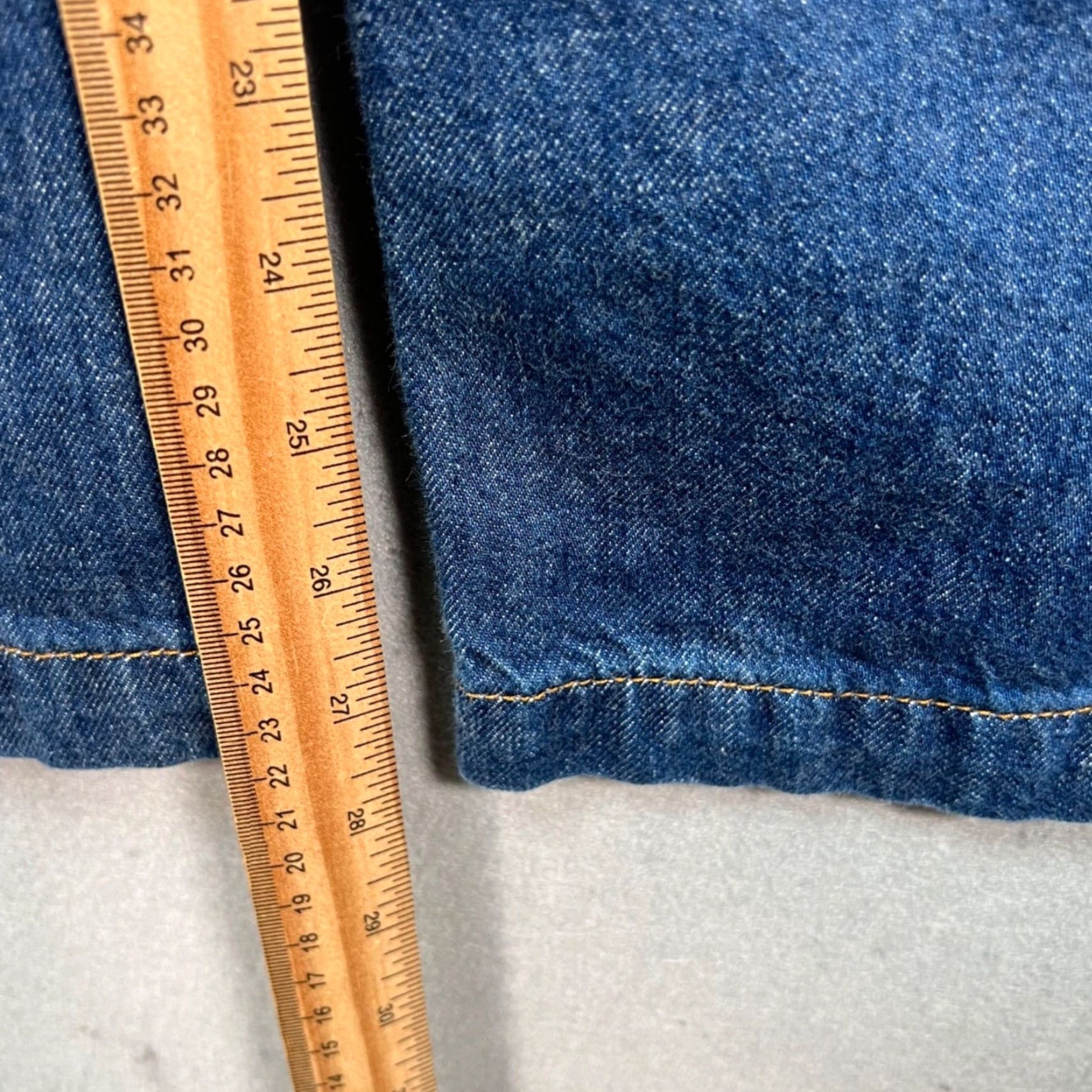 Abercrombie & Fitch Abercrombie & Fitch Jeans Mens 38 x 30 Baggy Denim Lightweight Cotton Blend 90s Straight 5-Pocket Blue Summer Spring Fall Winter Mens Size US 38 / EU 54 - 7 Thumbnail