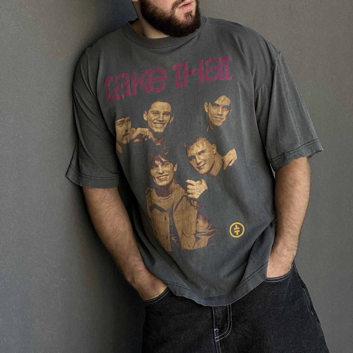 Band Tees × Vintage Vintage Take That T-shirts Big Logo 90s Rock Band Y2K USA Size US XL / EU 56 / 4 - 2 Thumbnail