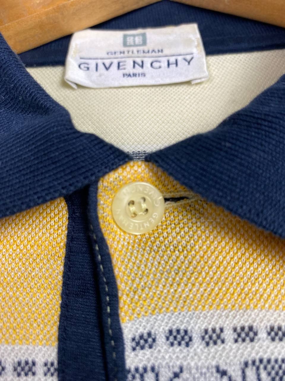 Givenchy vintage givenchy paris polo tee nice design Size US L / EU 52-54 / 3 - 7 Thumbnail