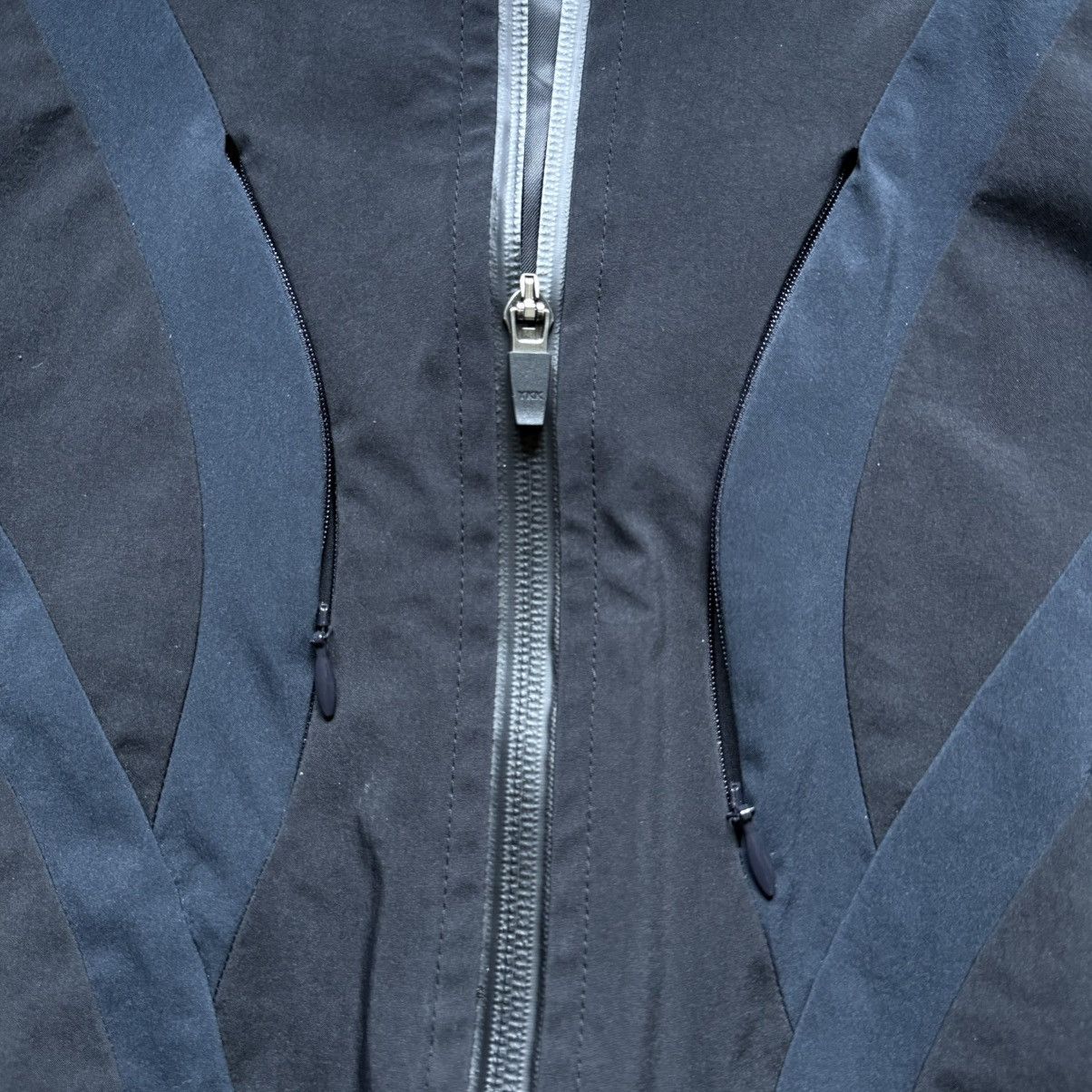 CMMAWEAR Akaza Nylon Jacket (Black/Navy) Size US L / EU 52-54 / 3 - 4 Thumbnail
