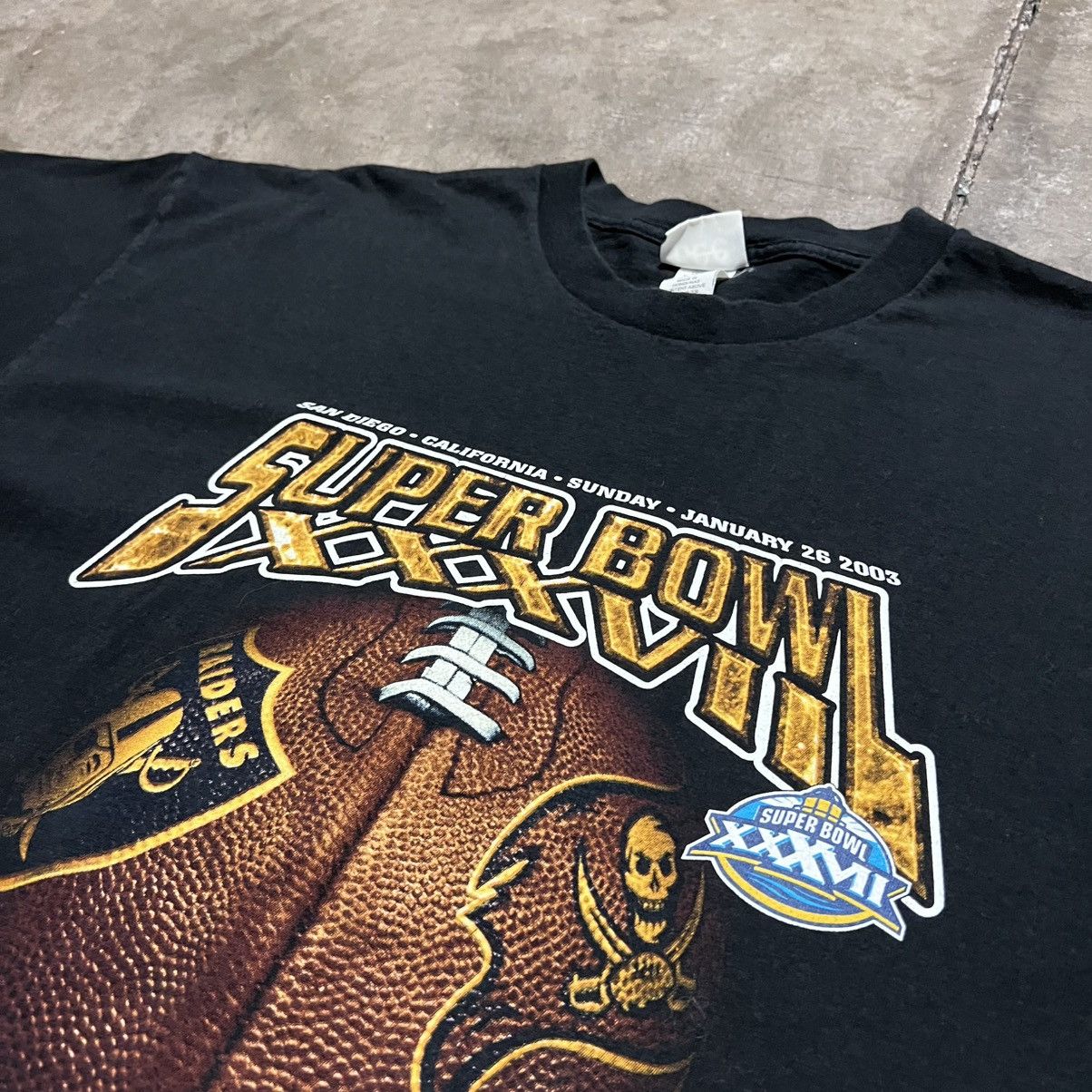 NFL Vintage Tampa Bay Buccaneers Super Bowl XXXVII T shirt NFL Size US XXL / EU 58 / 5 - 4 Thumbnail
