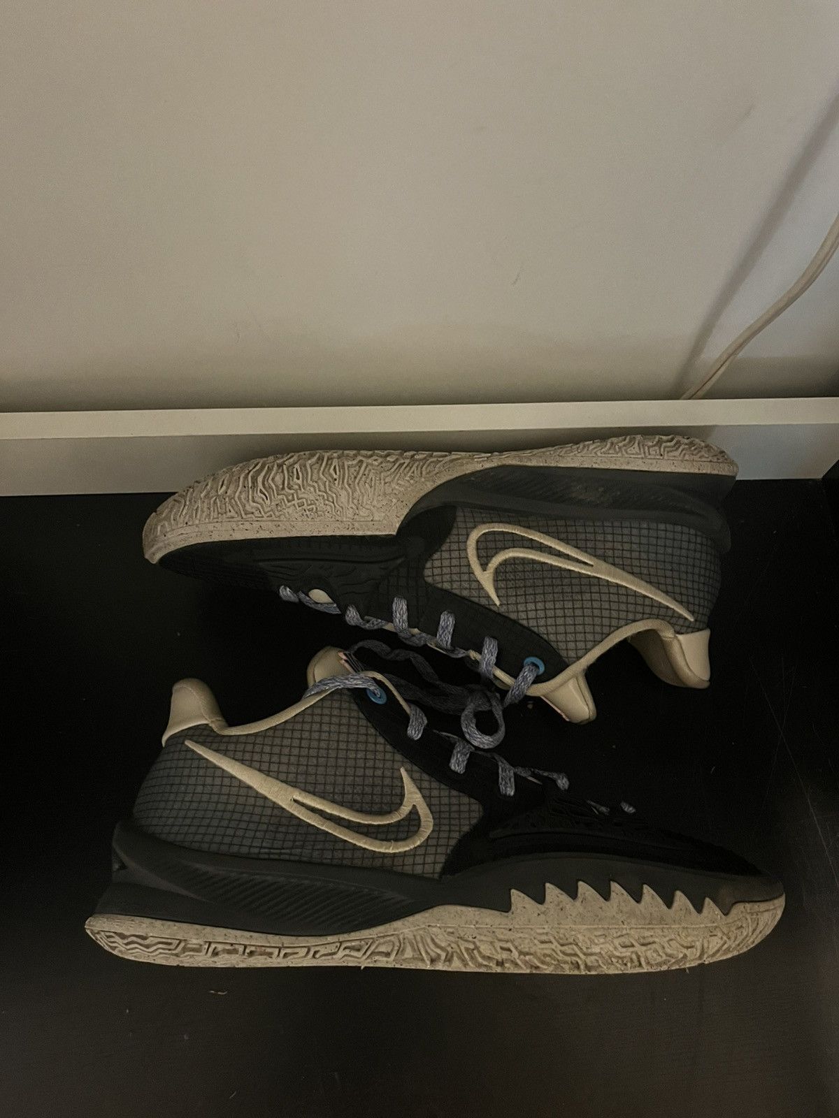 Nike Nike Kyrie 4 Low Black Grey Rattan Men’s 8.5 CW3985-003 Size US 8.5 / EU 41-42 - 3 Thumbnail