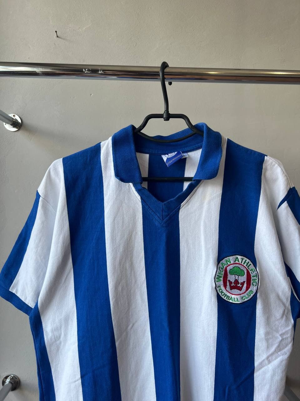 Other 1978 WIGAN ATHLETIC OFFICIALL REMAKE SOCCER FOOTBALL SHIRT Size US L / EU 52-54 / 3 - 4 Thumbnail