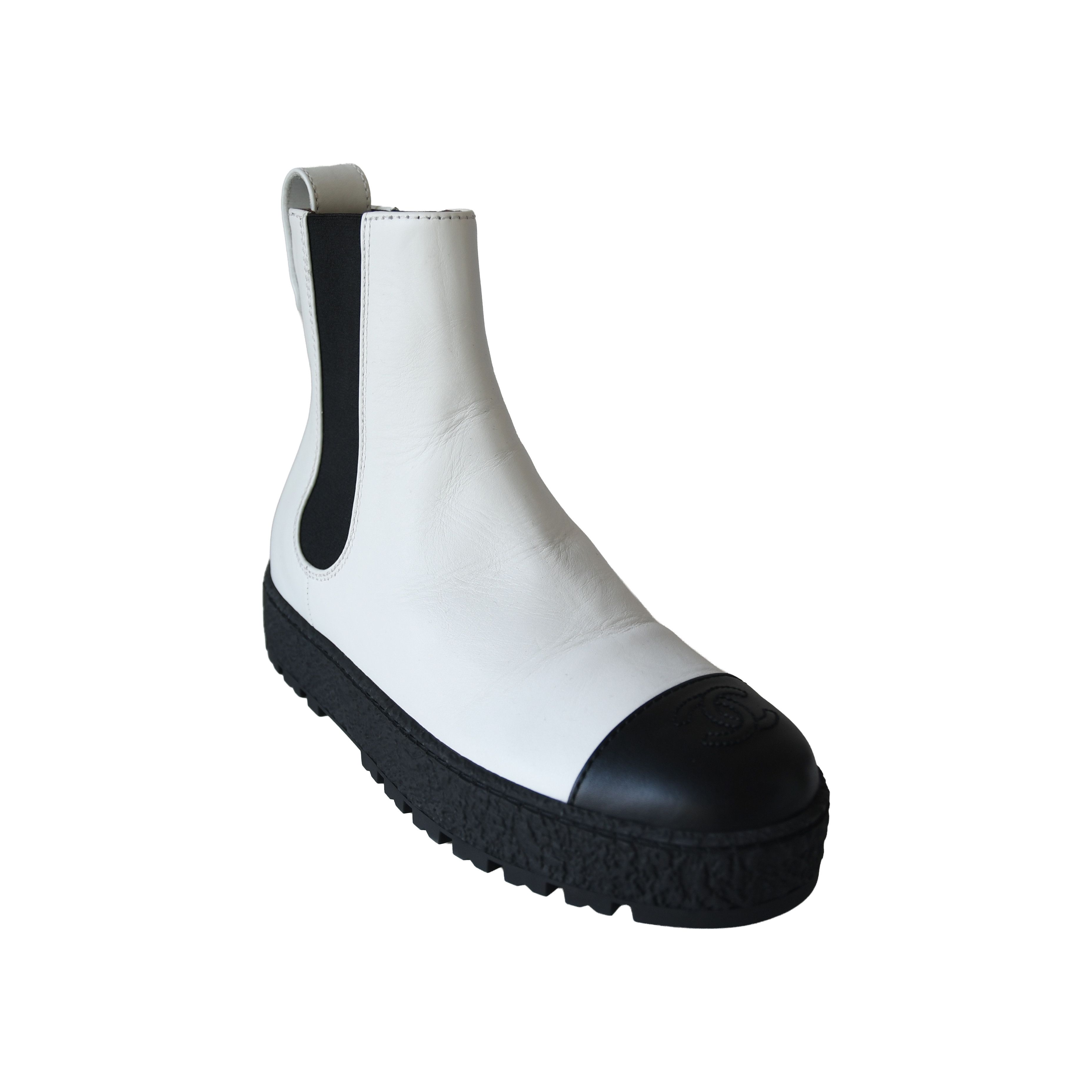 Chanel Chanel Rain Boots Ankle Boots White Black Size US 8 / IT 38 - 1 Thumbnail