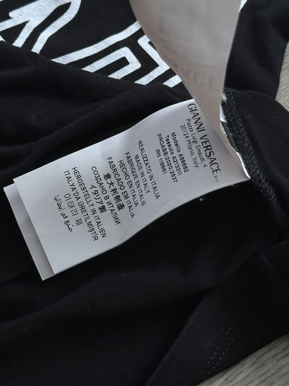 Versace 🫧Gianni Versace Signature Medusa Logo T-Shirt Black Women's Size XS / US 0-2 / IT 36-38 - 10 Thumbnail