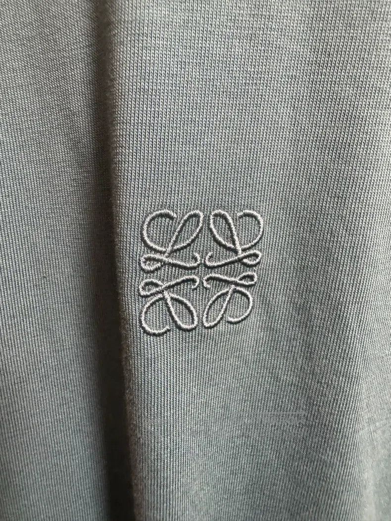 Loewe Loewe Short, loose-fitting embroidered logo short-sleeve T Size S / US 4 / IT 40 - 4 Thumbnail