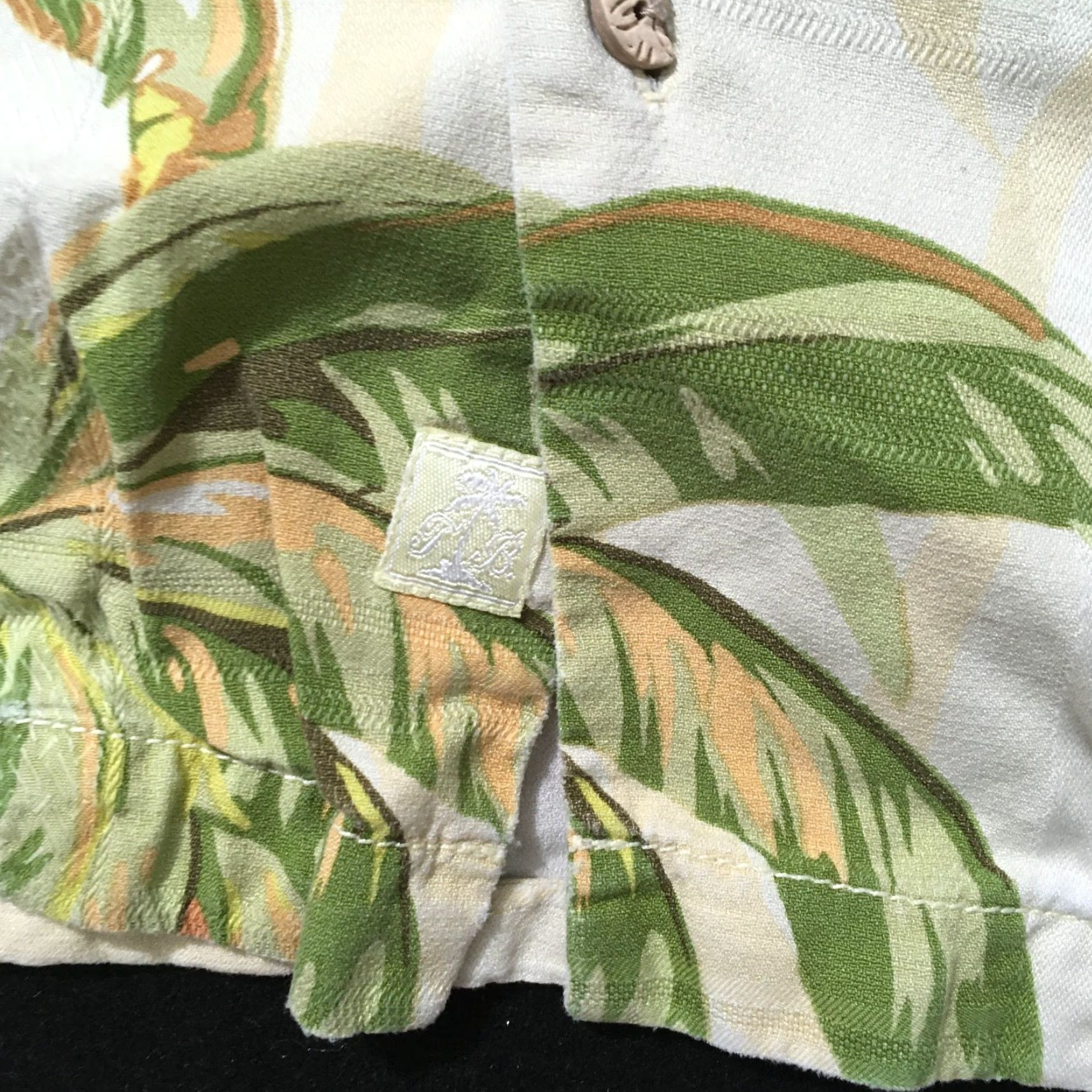 Tommy Bahama Tommy Bahama Shirt Men's 100% Silk Tropical Hawaiian Casual Beach Logo Button-Up Collar Short Sleeve Large Multicolor Pattern 90s Size US L / EU 52-54 / 3 - 2 Thumbnail