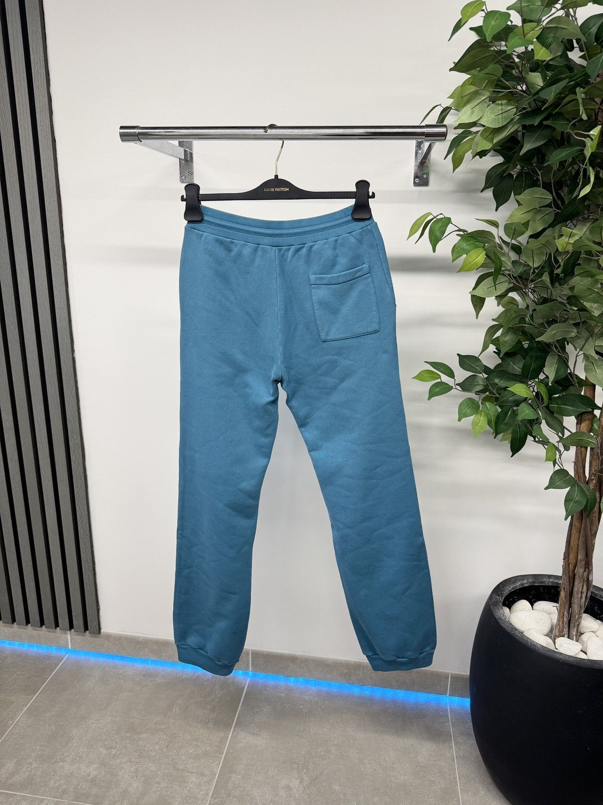 Louis Vuitton Louis Vuitton 1ABIX1 Signature Trousers Noir Blue RRP £835 Size US 30 / EU 46 - 2 Thumbnail