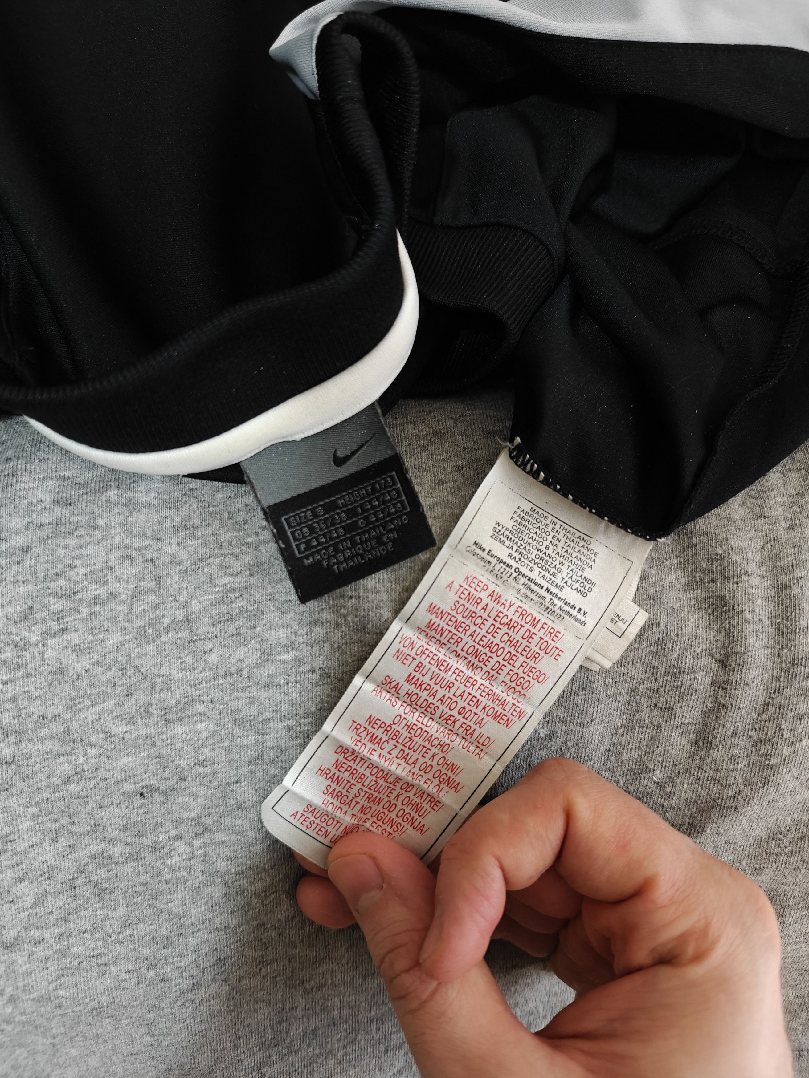 Nike Nike VTG T-Shirt Center Swoosh Logo Black size S Size US S / EU 44-46 / 1 - 9 Thumbnail