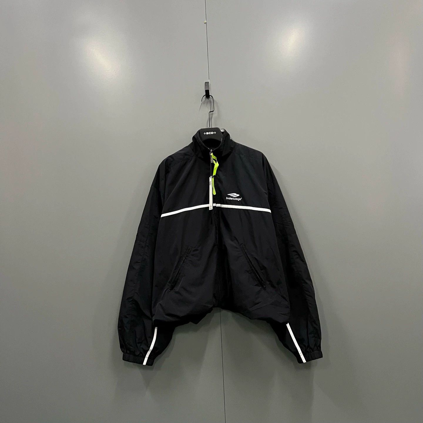Balenciaga Balenciaga Black Embroidered Logo Jacket - dmc Size US XS / EU 42 / 0 - 1 Thumbnail