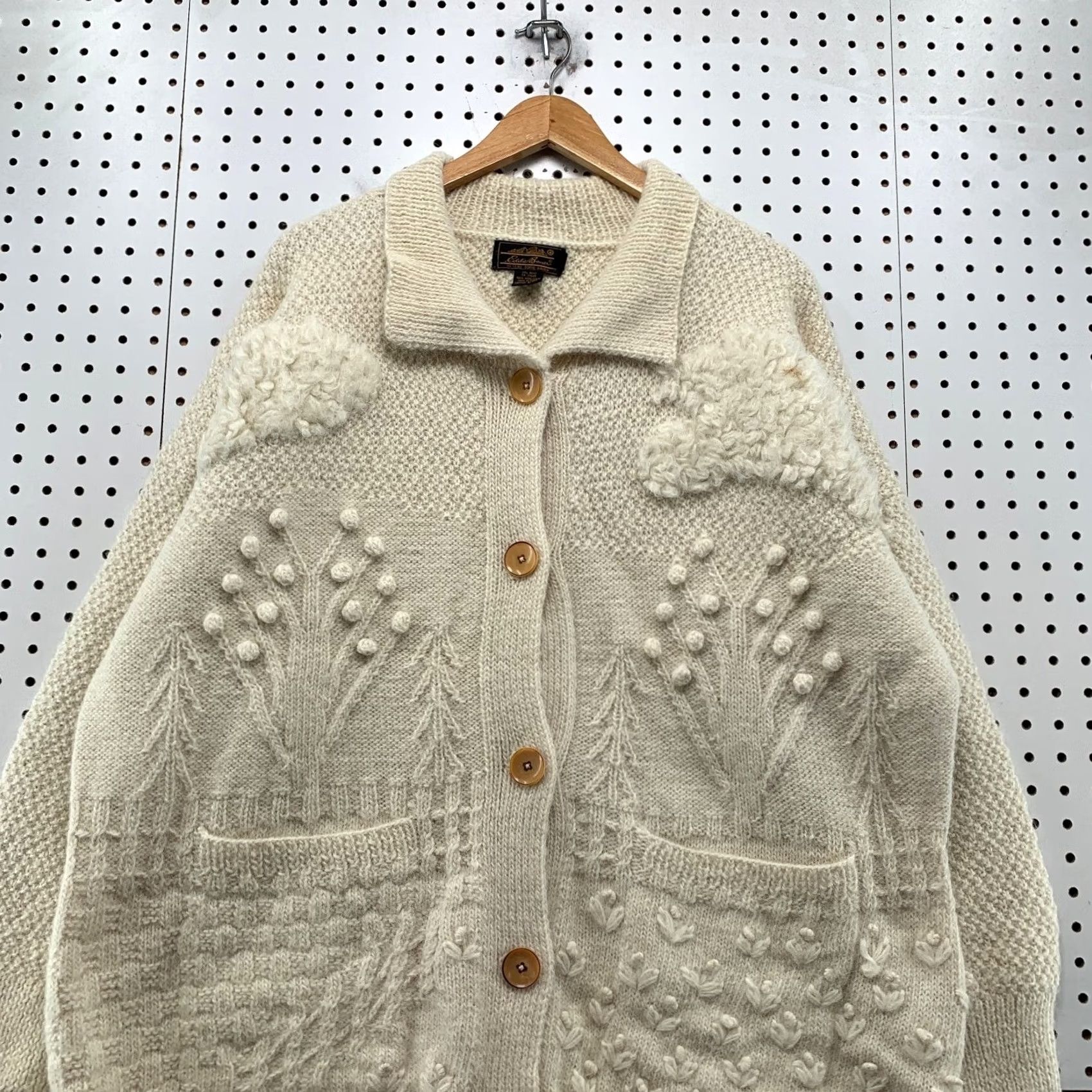 Eddie Bauer VINTAGE Eddie Bauer Wool Button Cardigan Womens L Beige Floral Knit Heavyweight Size L / US 10 / IT 46 - 4 Thumbnail