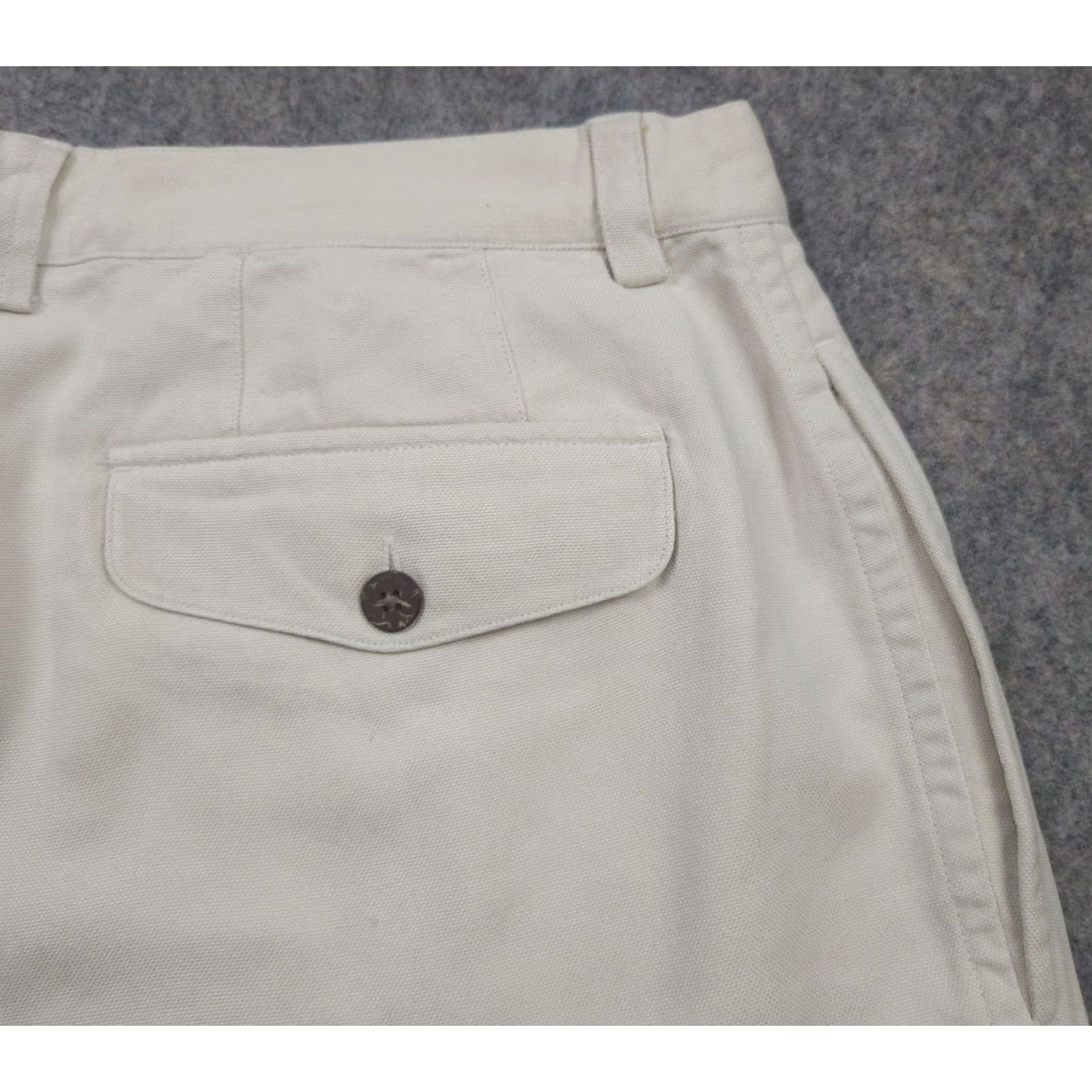Tommy Bahama Tommy Bahama Shorts Bermuda Pleated 34 Silk Beige Beach Casual Mens Size US 34 / EU 50 - 7 Thumbnail
