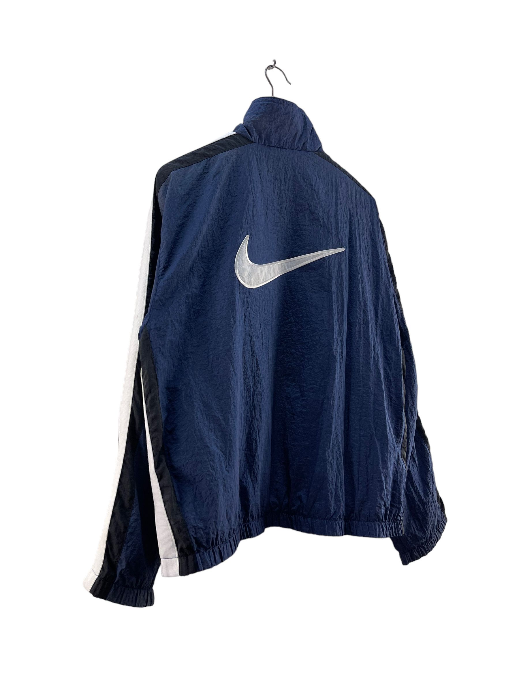 Nike Vintage Nike Swoosh Windbreaker Jacket Size US L / EU 52-54 / 3 - 6 Thumbnail