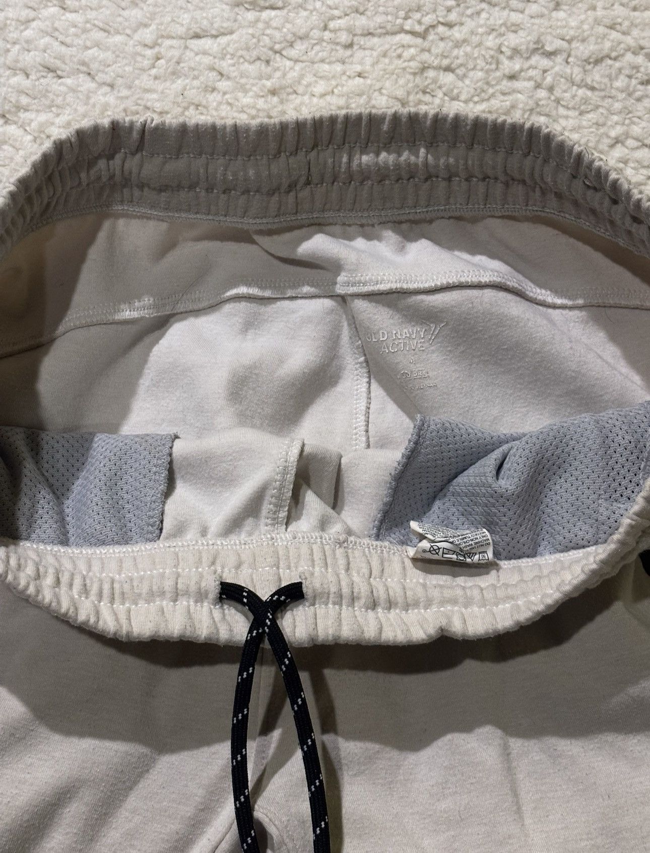 Old Navy Cream colored sweatpants0419 Size US 29 - 6 Thumbnail