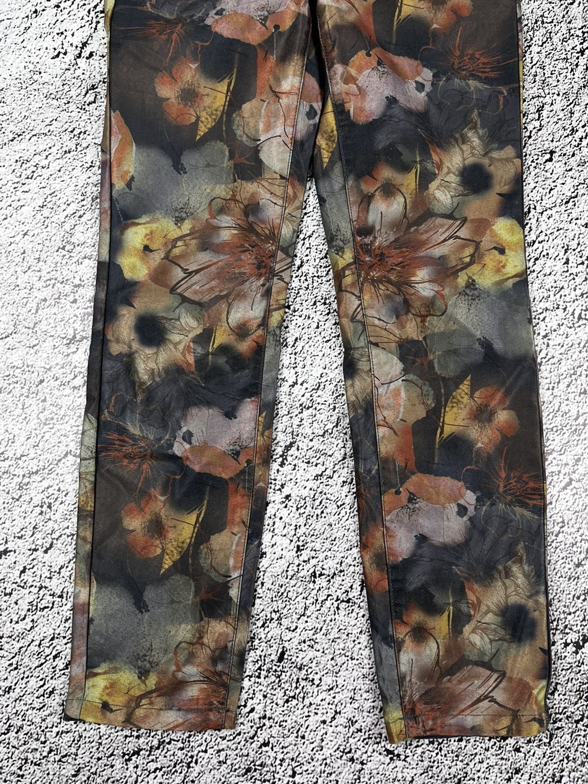 Vintage Vintage Y2K Roberto Cavalli style floral all over pants Size 28" / US 6 / IT 42 - 2 Thumbnail