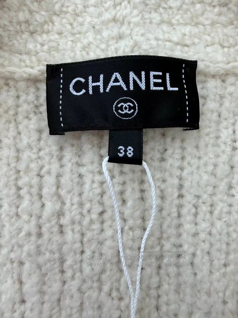 Chanel Chanel White lotus leaf sleeve cashmere cardigan jacket Size XS / US 0-2 / IT 36-38 - 4 Thumbnail