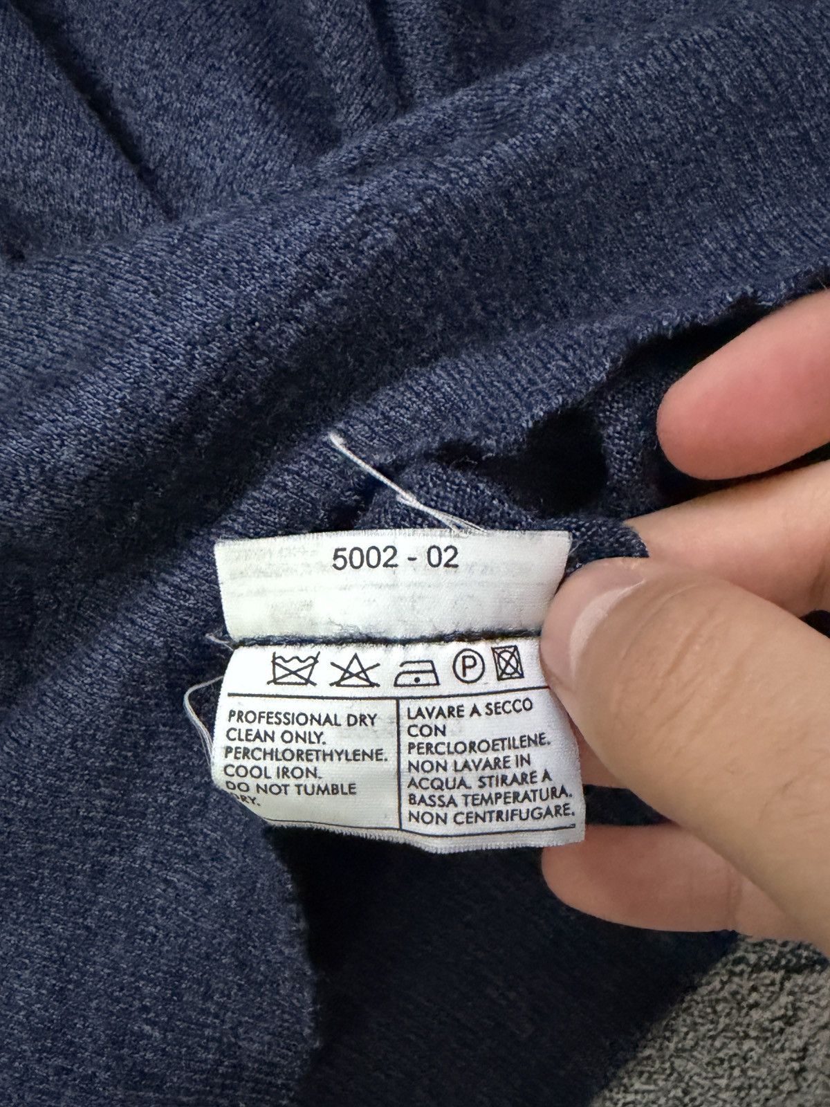Salvatore Ferragamo Salvatore Ferragamo Cashmere Silk V-Neck Blue L Italy Size US L / EU 52-54 / 3 - 7 Thumbnail