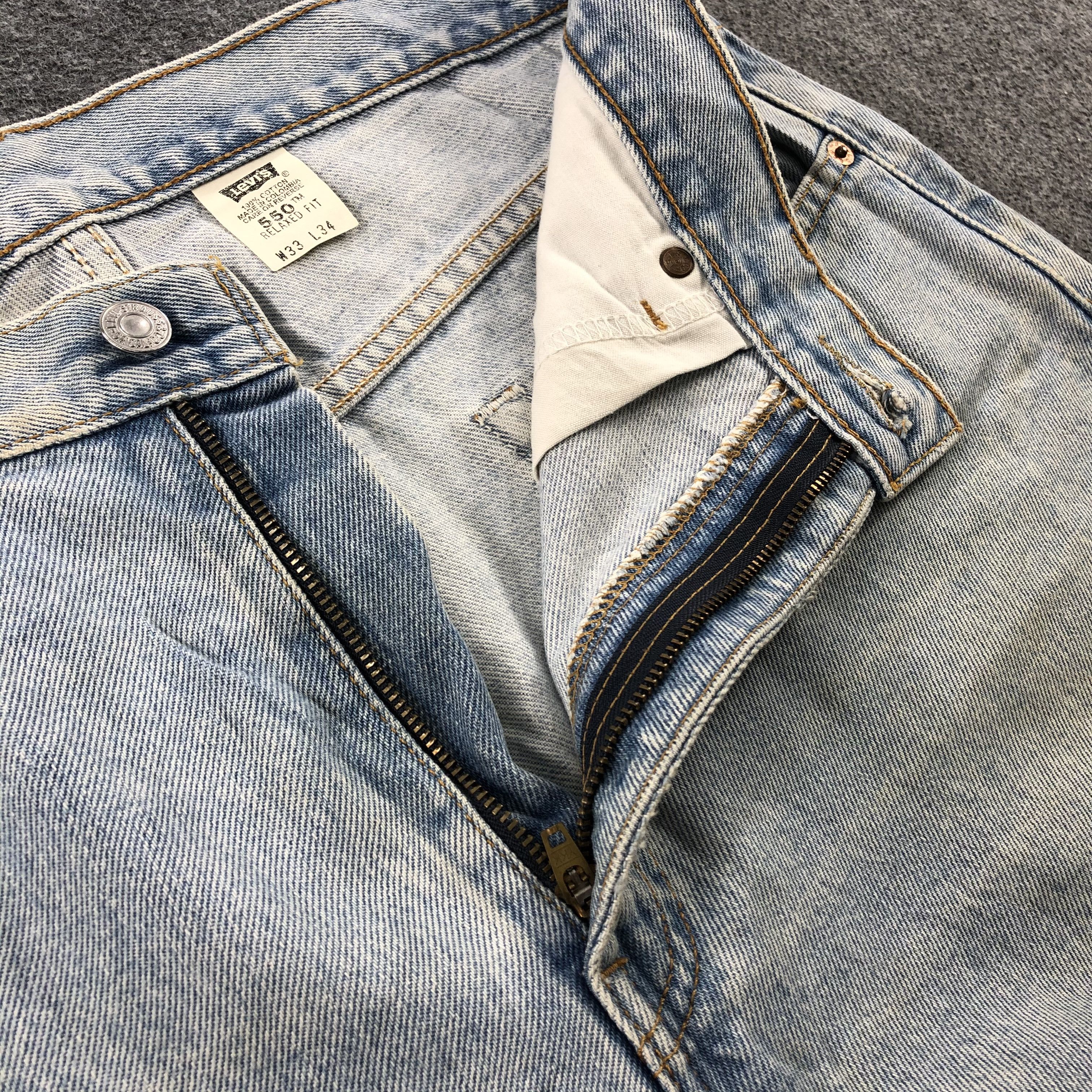 Levi's × Vintage Vintage 90s Light Wash Levis 550 Jeans-JM1948 Size US 35 - 7 Thumbnail