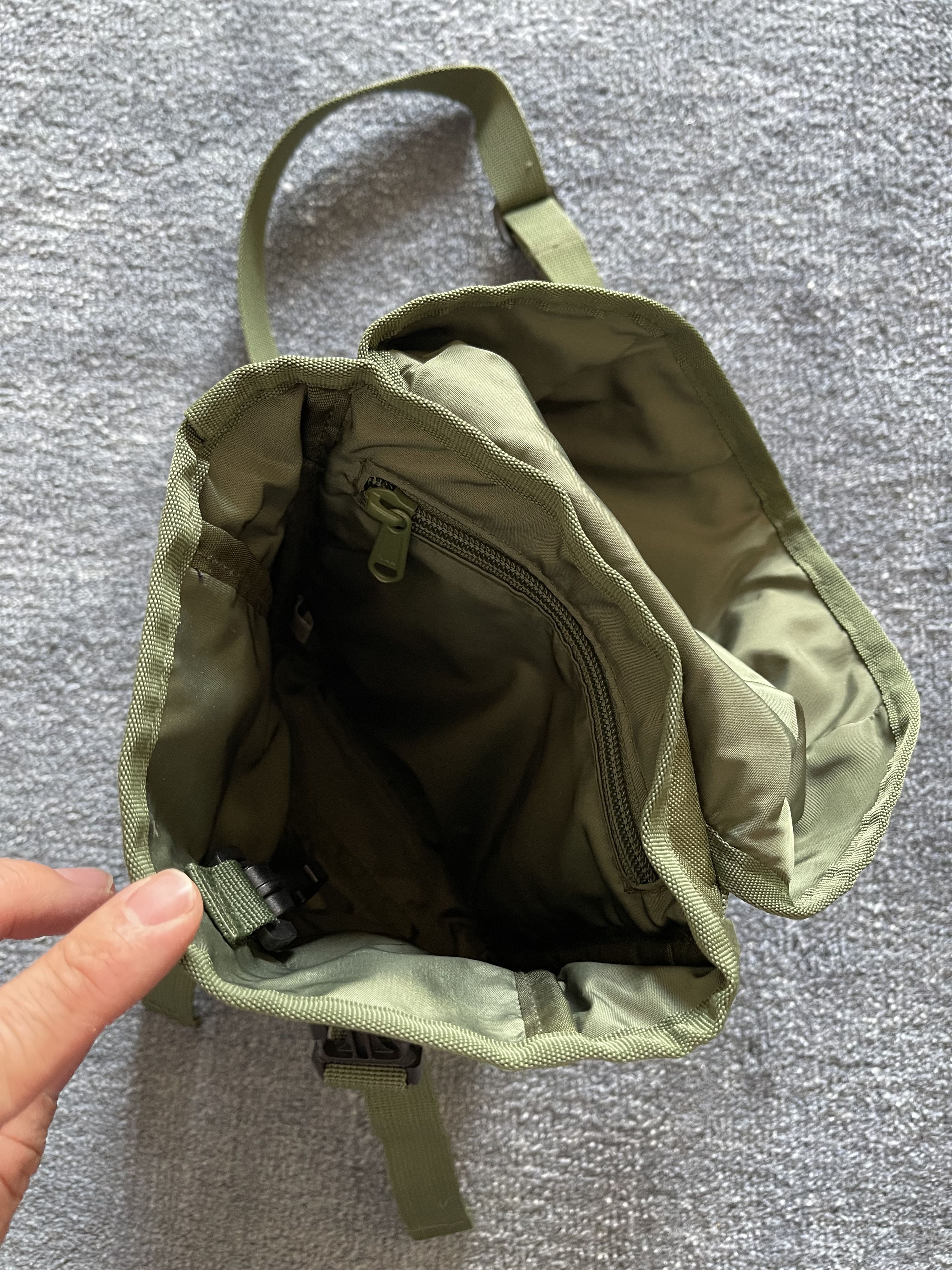 Undefeated UNDEFEATED Crossbody Shoulder Bag Olive Nylon Geometric Size ONE SIZE - 9 Thumbnail