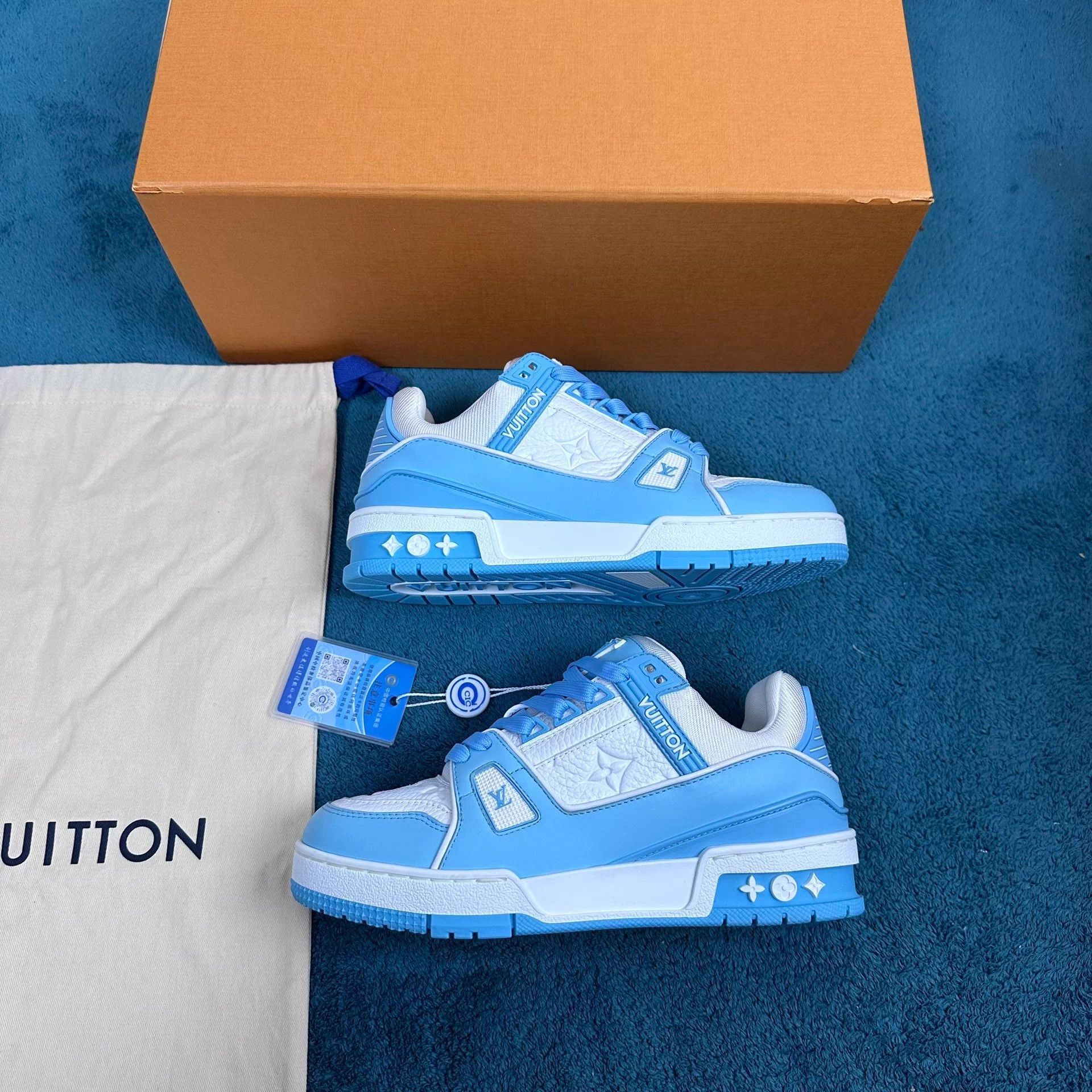 Louis Vuitton lv trainer low-top sneaker sky blue EU 36 new Size US 5 / IT 35 - 2 Thumbnail