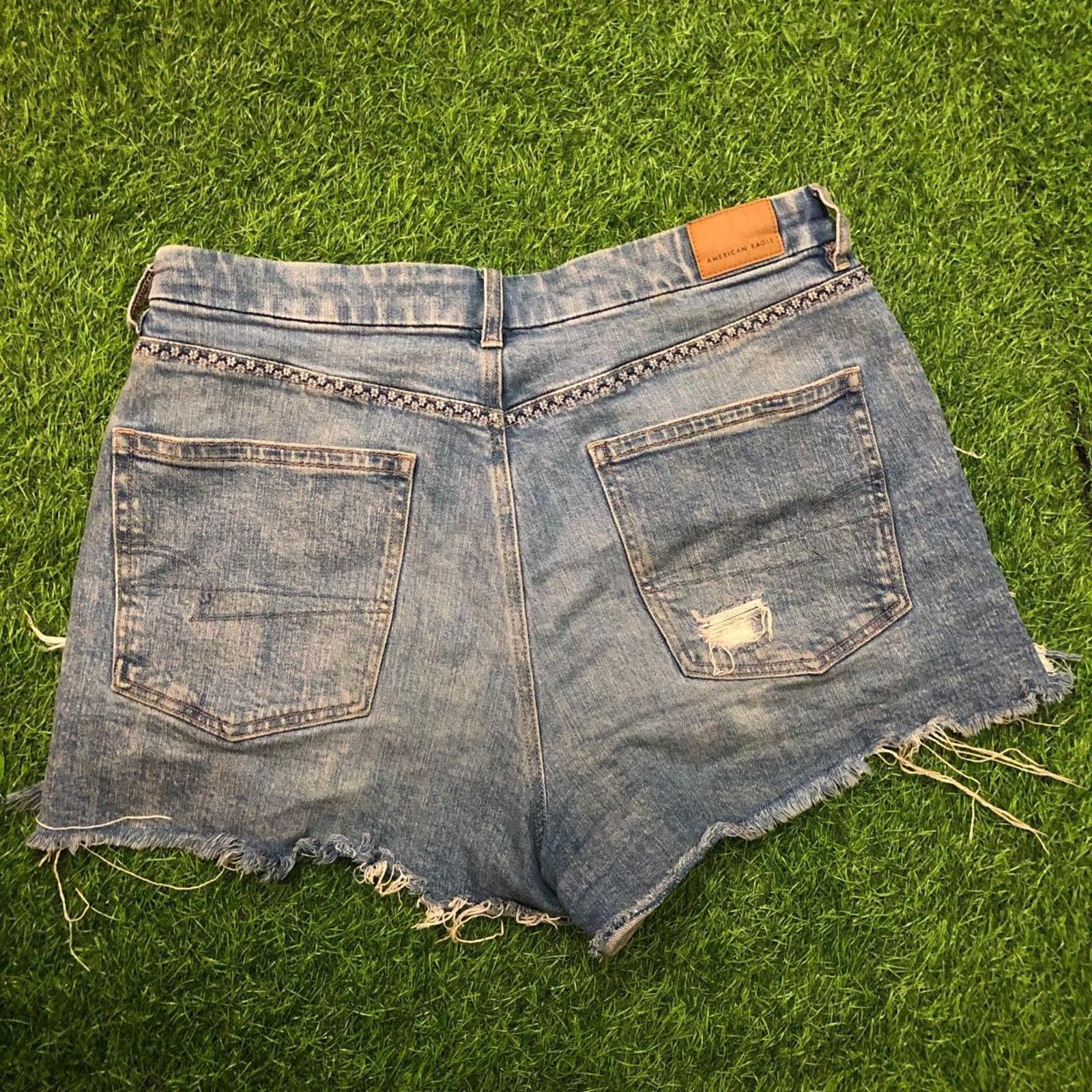 American Eagle Outfitters Women's American Eagle Distressed Denim Shorts Size 36" / US 14 / IT 50 - 3 Thumbnail
