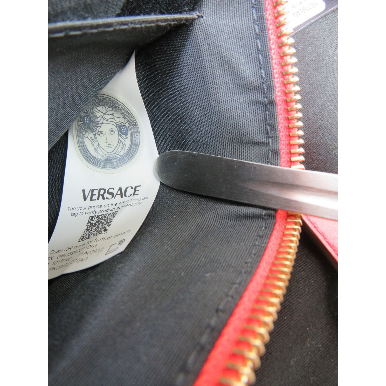 Versace VERSACE QUILTED RED LEATHER GOLD MEDUSA CHAIN 1/2 MOON BAG Size ONE SIZE - 8 Thumbnail