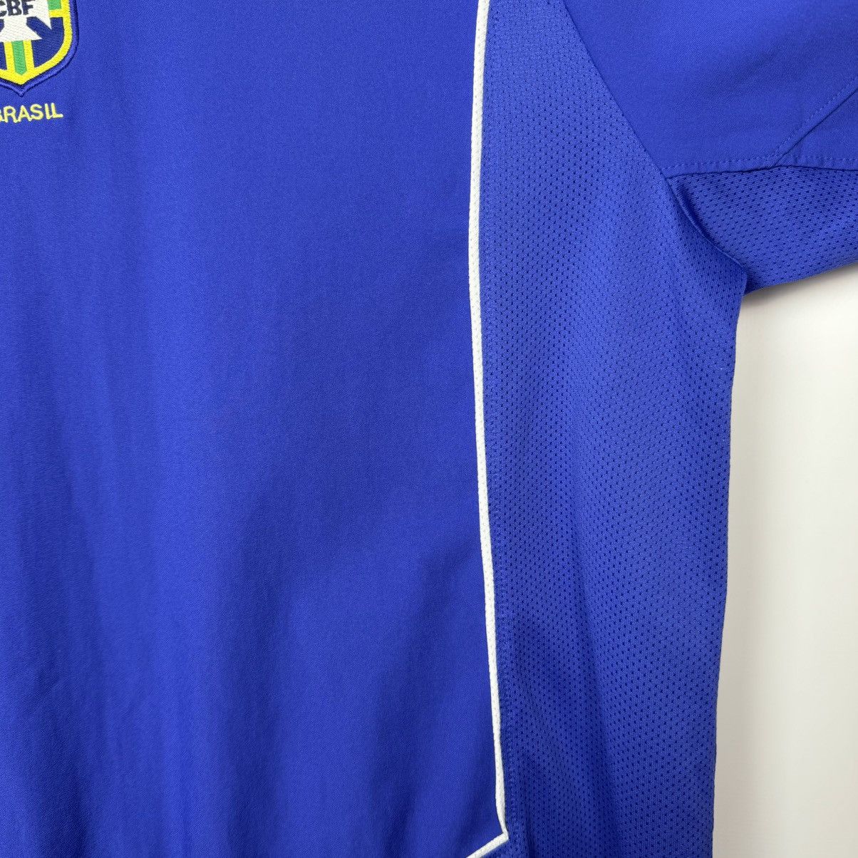 Nike BRAZIL 2004 2005 AWAY FOOTBALL SHIRT SOCCER JERSEY NIKE Size US L / EU 52-54 / 3 - 12 Thumbnail