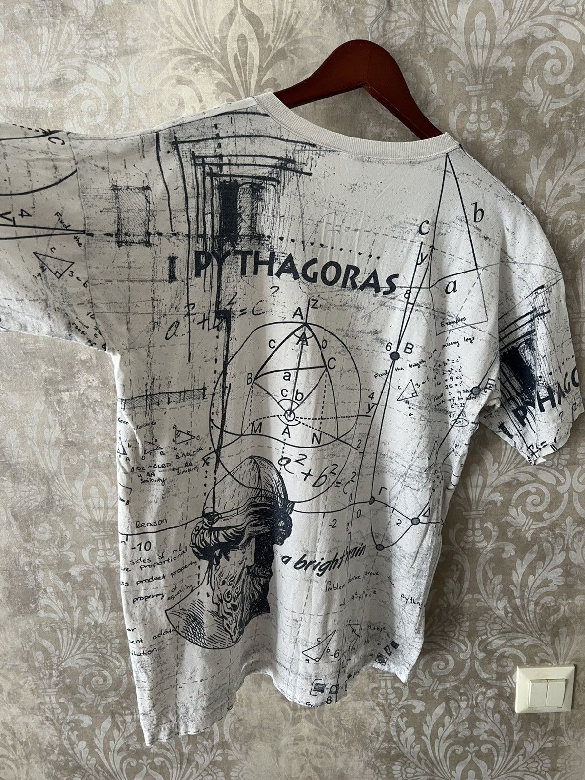 Vintage Vintage Pythagoras Graphic All Over Print Philosophy Tee Size US L / EU 52-54 / 3 - 14 Thumbnail