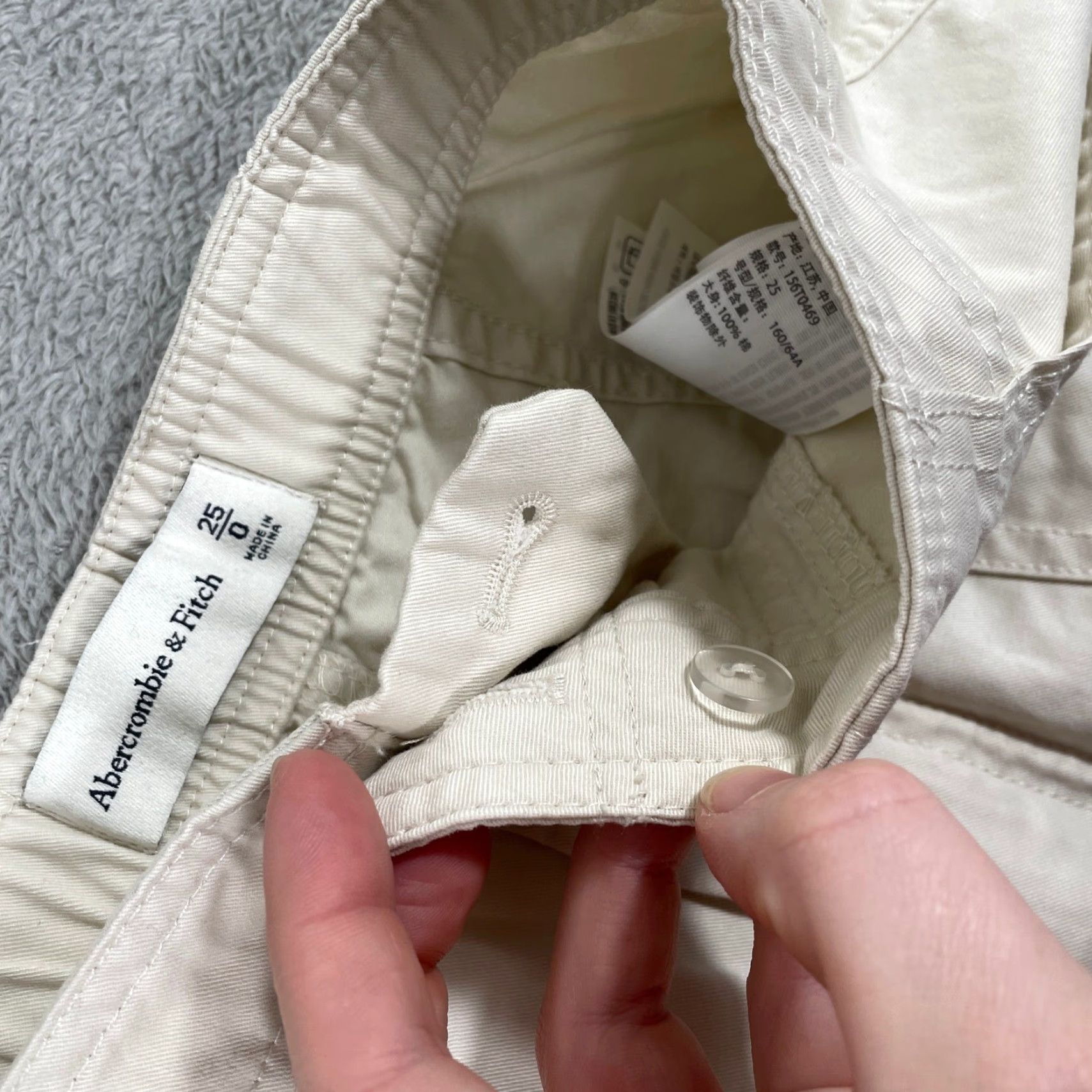 Abercrombie & Fitch Abercrombie & Fitch Cargo Pants Womens 25 Beige Straight Leg Gorpcore Utility Pants Shirt: Pants Size 42" / US 20 - 4 Thumbnail