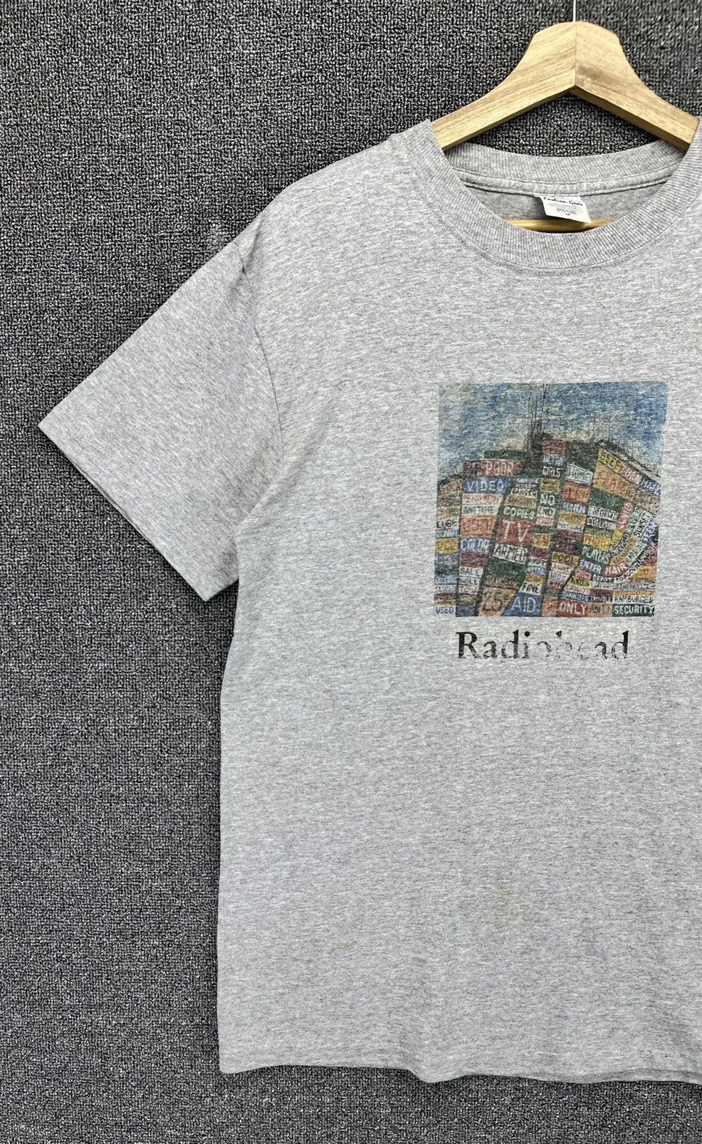 Band Tees Vintage Y2K Radio Head Punk Rock Band Tees T Shirts Size US M / EU 48-50 / 2 - 3 Thumbnail