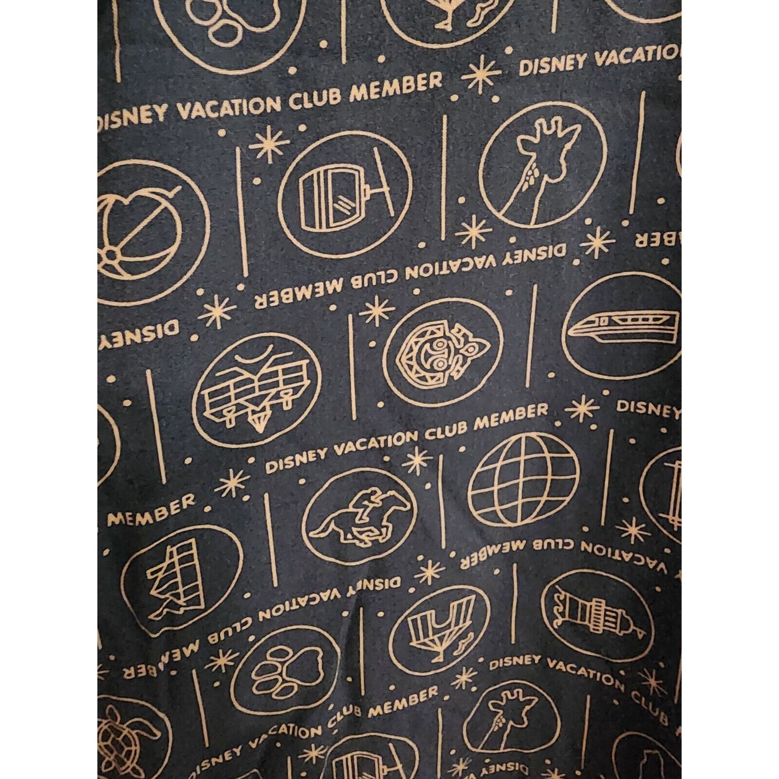 Disney Disney Vacation Club Member Resort Icons Print Men's Shirt Size US S / EU 44-46 / 1 - 2 Thumbnail