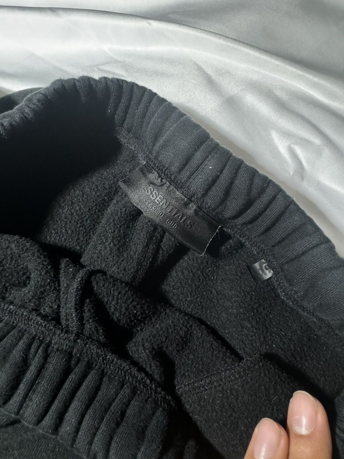 Essentials Fear Of God Black Sweat Shorts Size US 28 / EU 44 - 4 Thumbnail