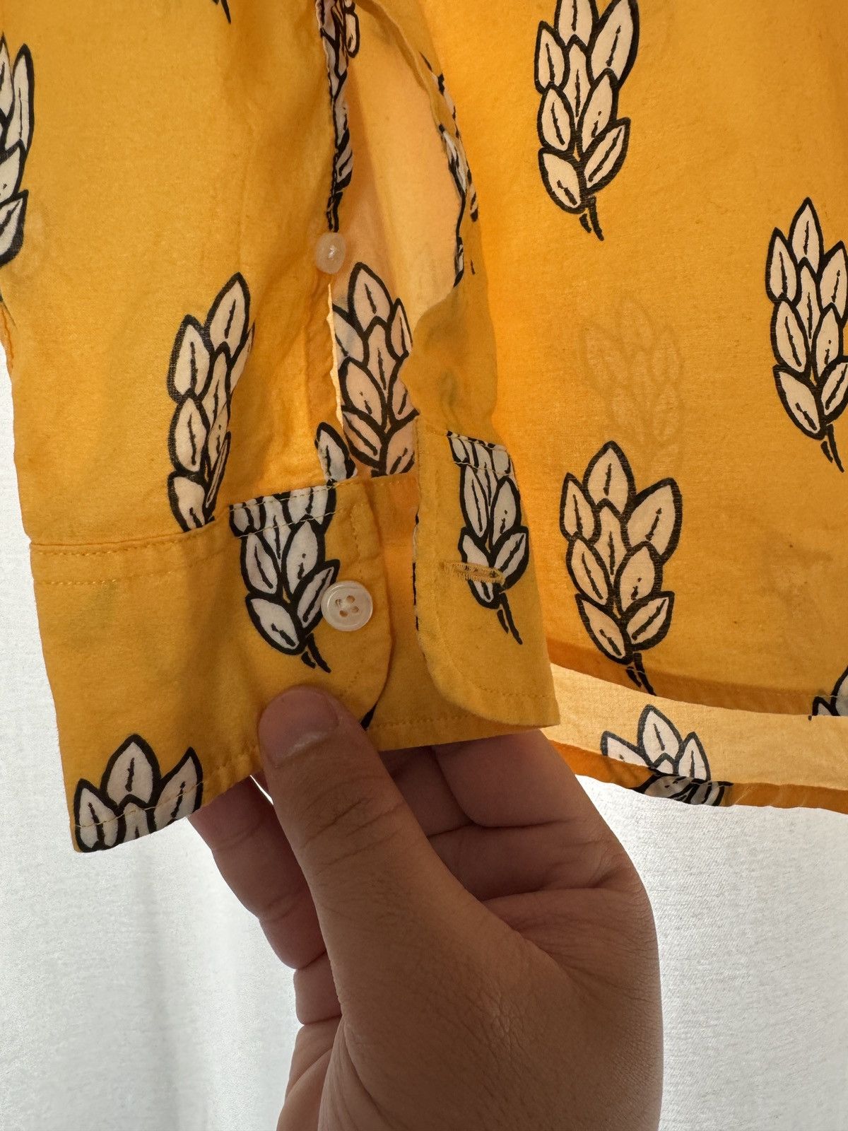 Jacquemus Jacquemus “Le Gadjo” wheat shirt Size US M / EU 48-50 / 2 - 9 Thumbnail