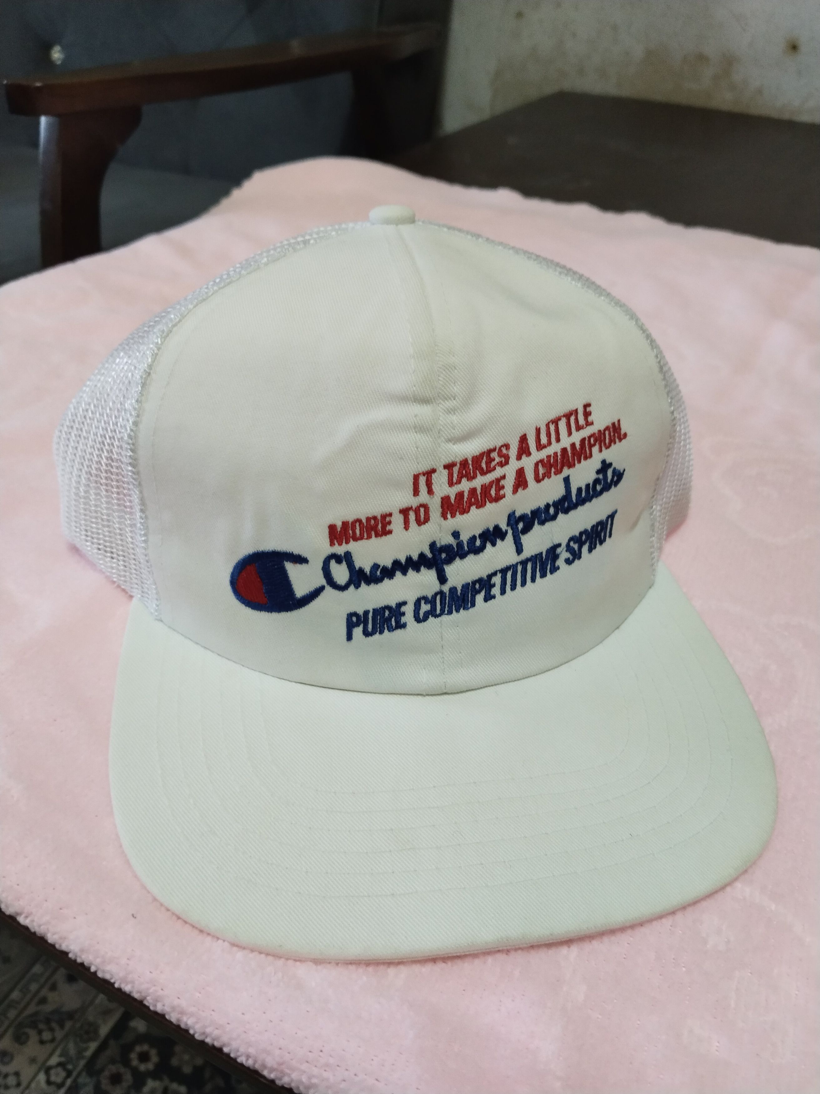 VINTAGE TRUCKER CHAMPION USA DESIGN