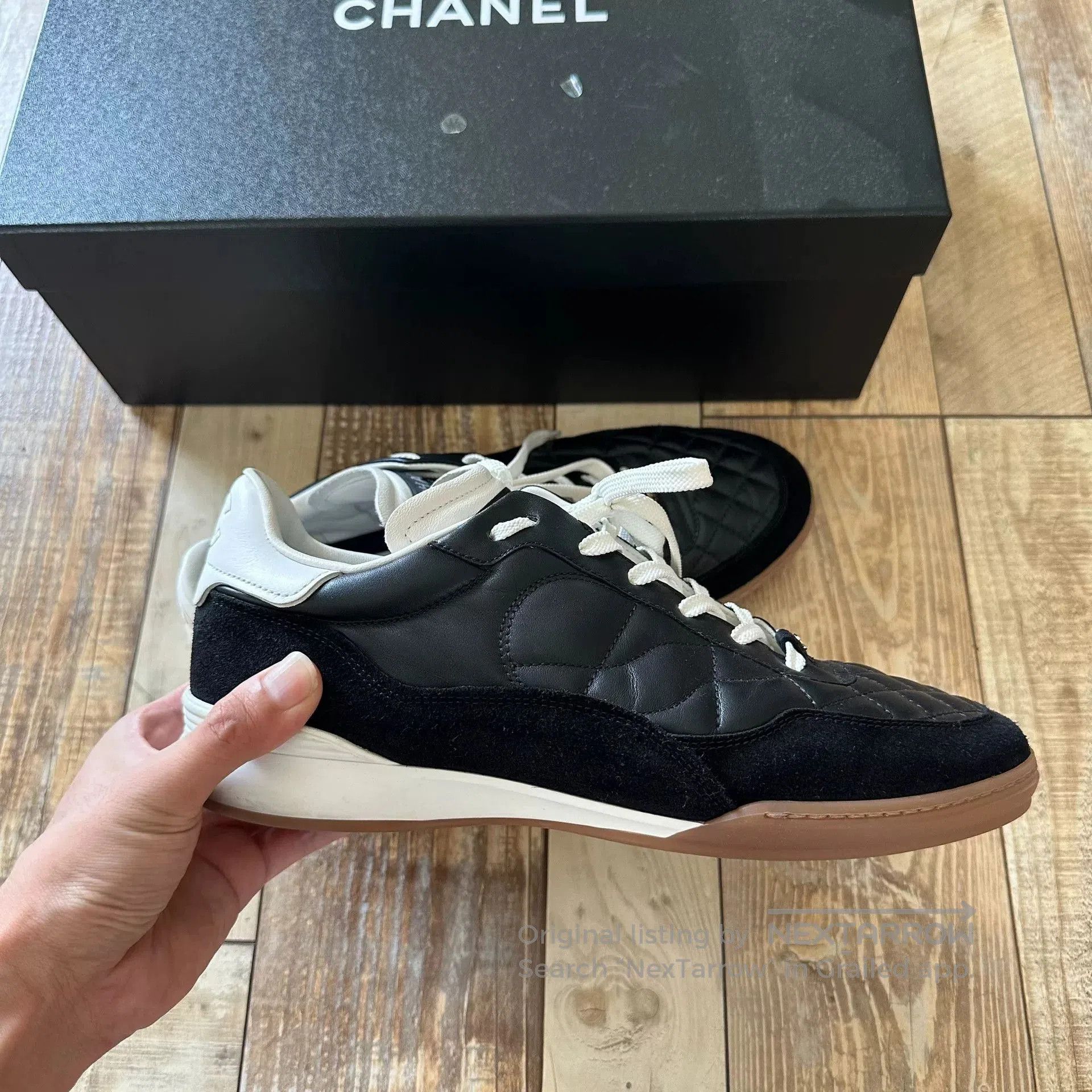 Chanel CHANEL Black Quilted Leather Low. Size US 9 / EU 42 - 4 Thumbnail