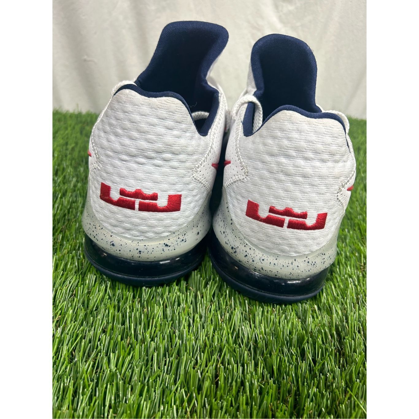 Nike RARE NIKE LeBron 17 Duquesne Home PE Size 14 Nike Sample Size US 14 / EU 47 - 4 Thumbnail