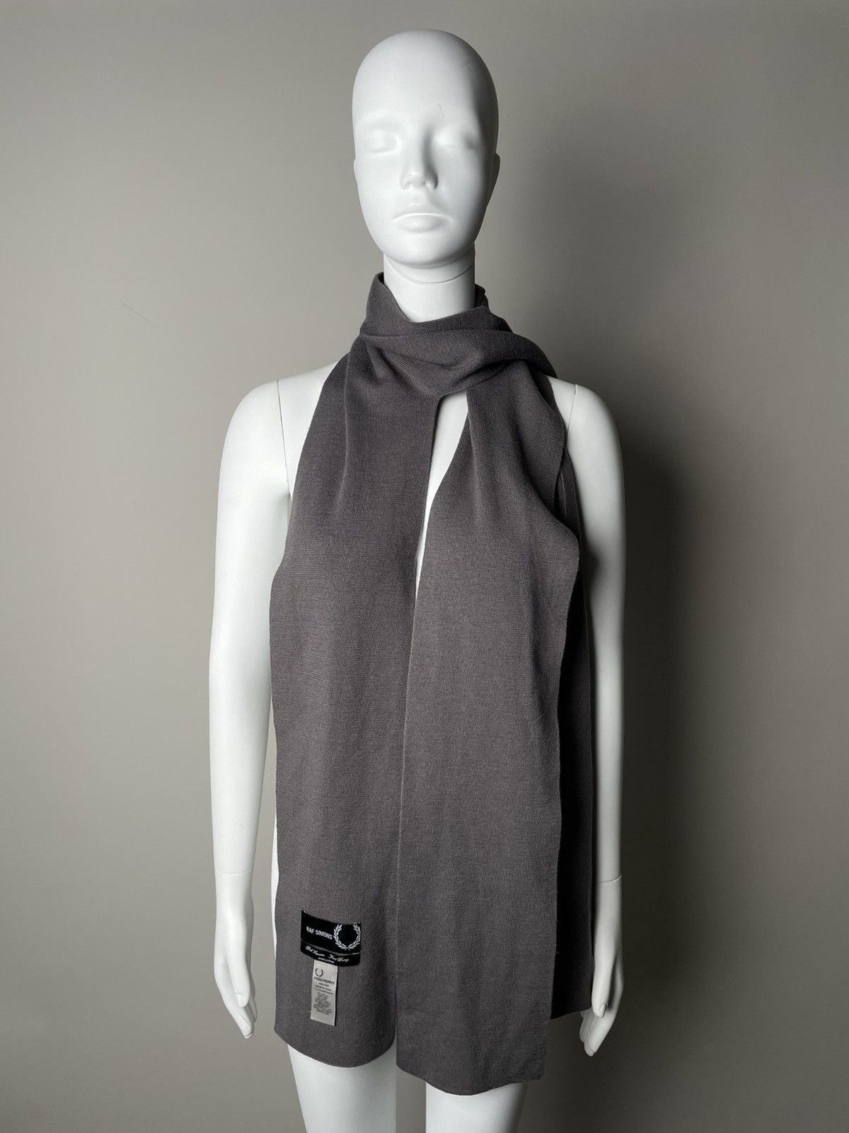 Fred Perry × Raf Simons Raf Simons x Fred Perry Split Scarf Size ONE SIZE - 1 Thumbnail