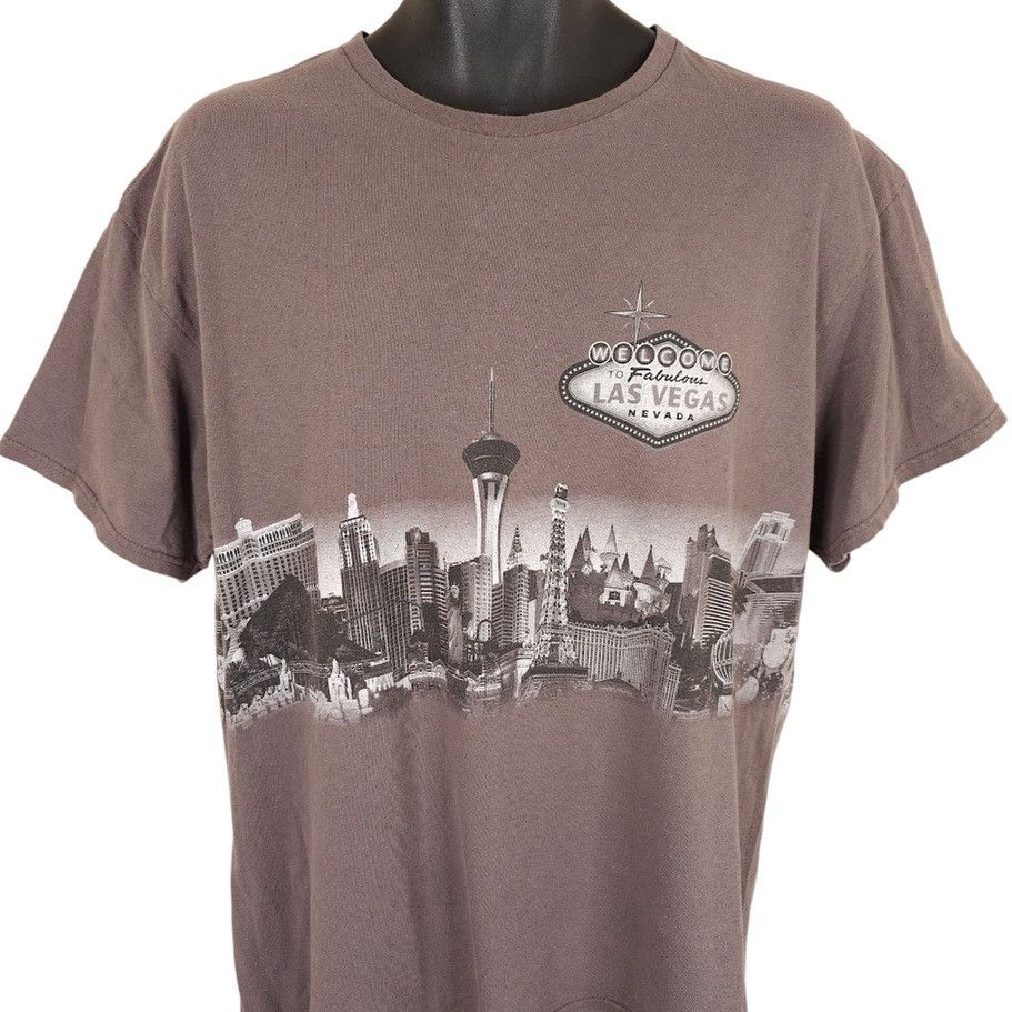 Delta Las Vegas Skyline T Shirt Mens Size XL Brown Wraparound Size US XL / EU 56 / 4 - 1 Thumbnail