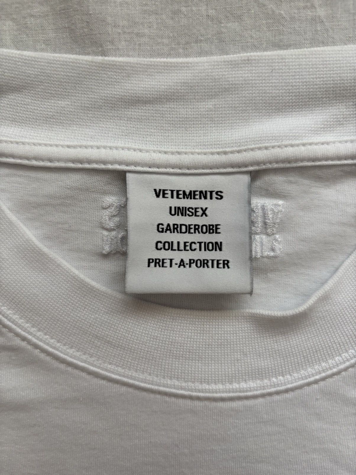 Vetements Vetements Translation Tee Size US M / EU 48-50 / 2 - 4 Thumbnail