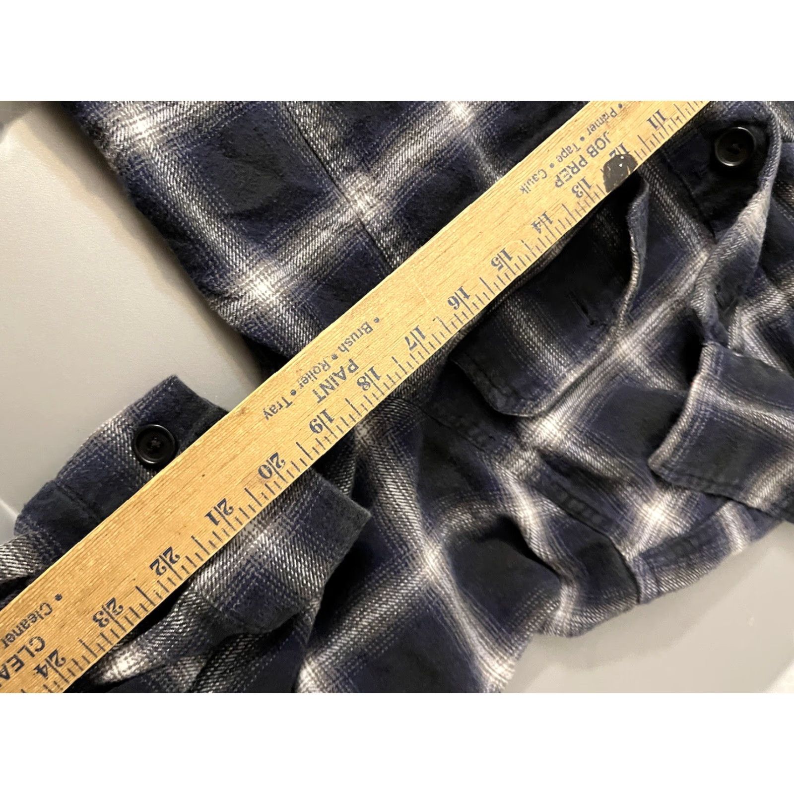 Banana Republic VINTAGE Banana Republic Men's Plaid Flannel Button-Up Shirt Dark Black Gray Medium Size US M / EU 48-50 / 2 - 5 Thumbnail