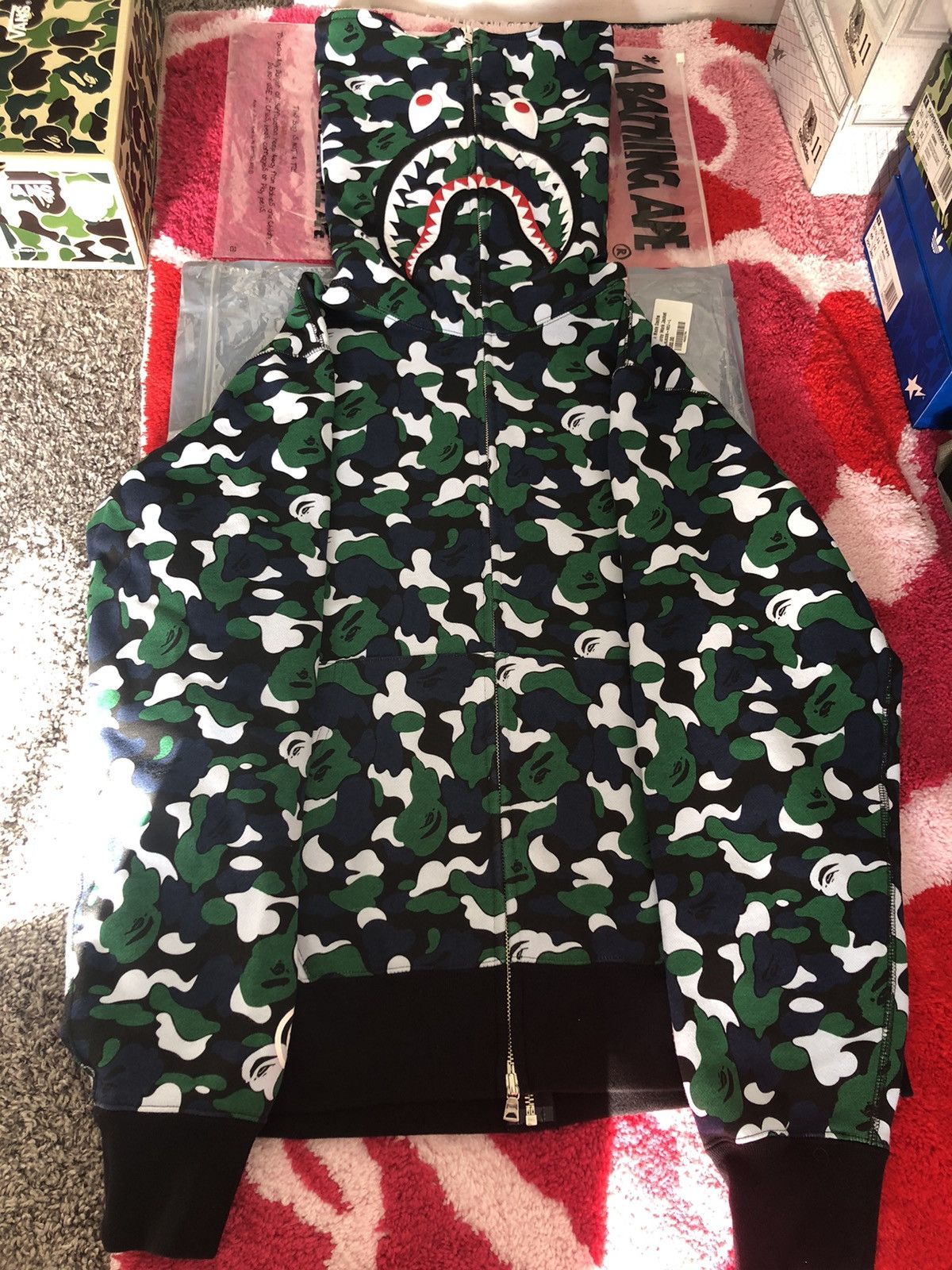 Bape Bape Isetan Store Camo Separate Shark Hoodie Size US L / EU 52-54 / 3 - 2 Thumbnail