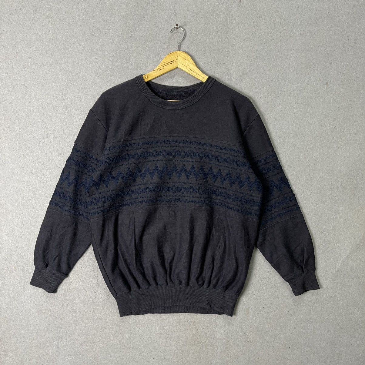 Hai Sporting Gear Vintage HAI Sporting Gear Issey Miyake Patterned Sweatshirt Size US M / EU 48-50 / 2 - 1 Thumbnail