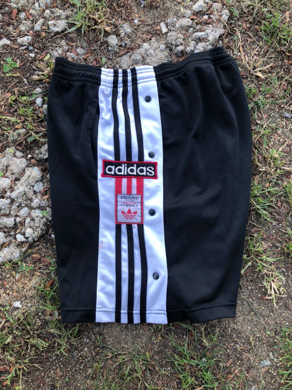 Adidas × Vintage Rare🔥 Vintage 90s Adidas Side Button Short Pants Size US 36 / EU 52 - 1 Thumbnail