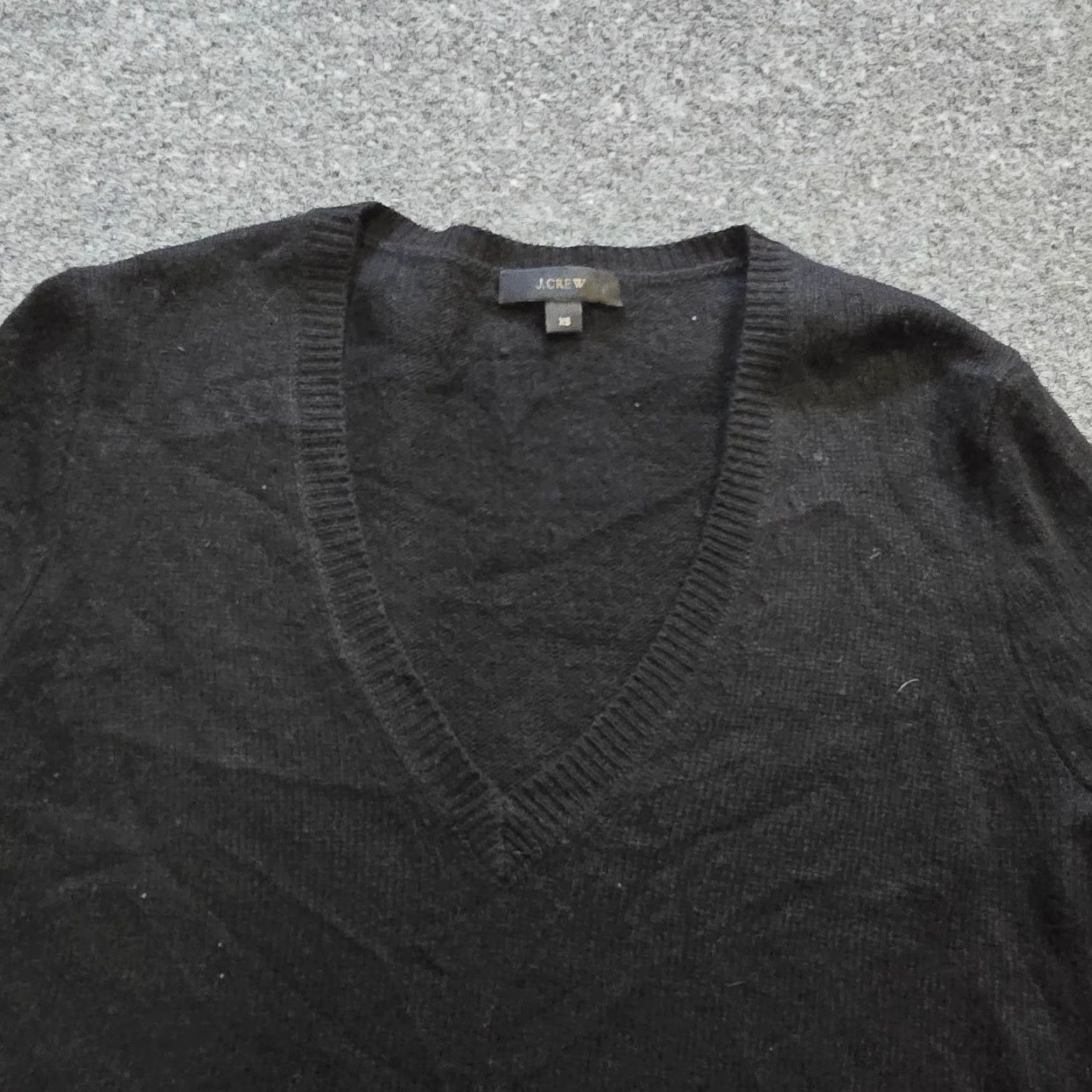 J.Crew J.CREW Sweater Womens XS Black Wool Leather Elbow Patches Casual Minimalist Pullover Knit V-Neck - Woman - Regular Fit Size XS / US 0-2 / IT 36-38 - 2 Thumbnail