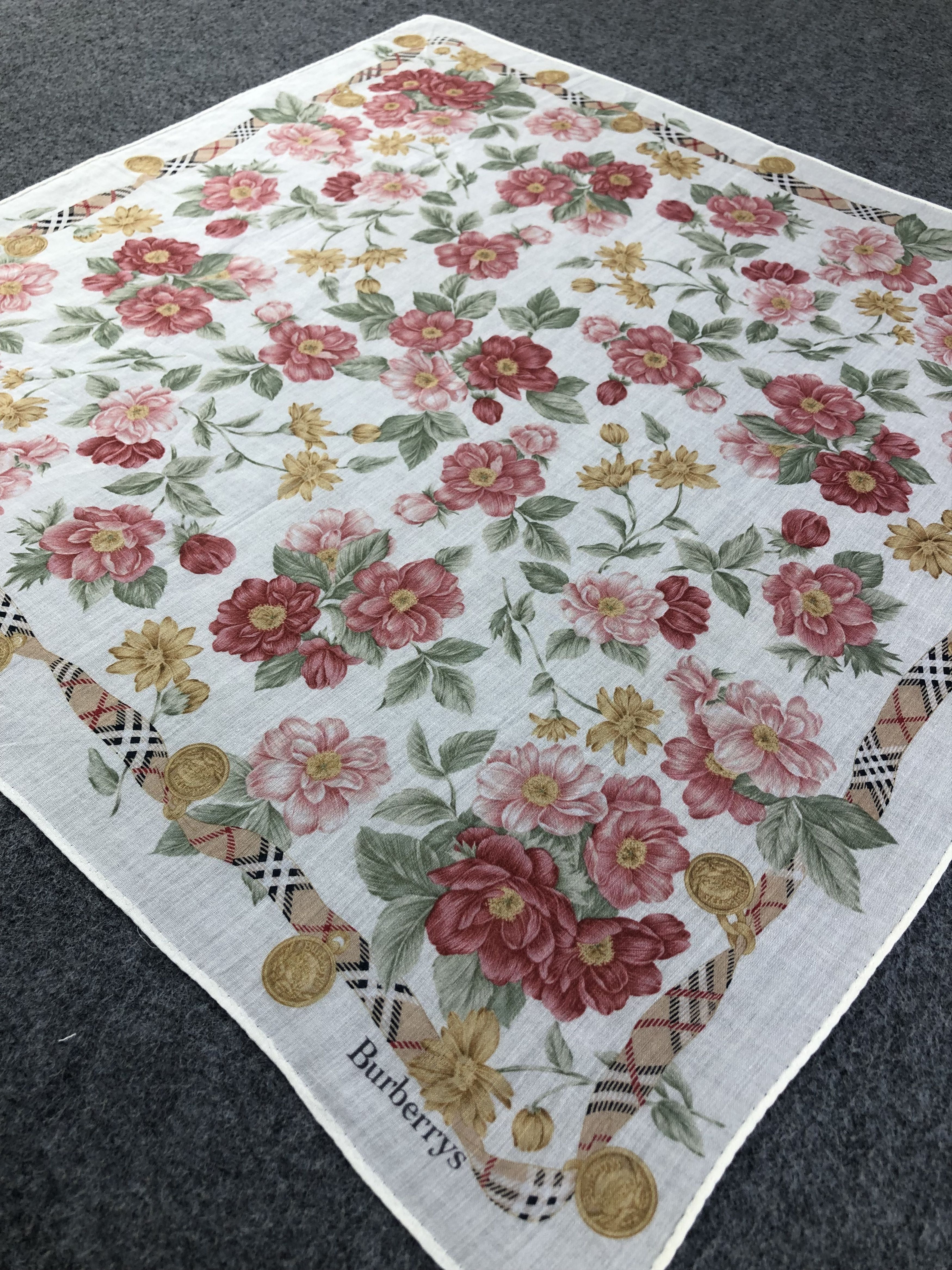 Burberry Burberrys Handkerchief / Bandana / Neckerchief Size ONE SIZE - 4 Thumbnail
