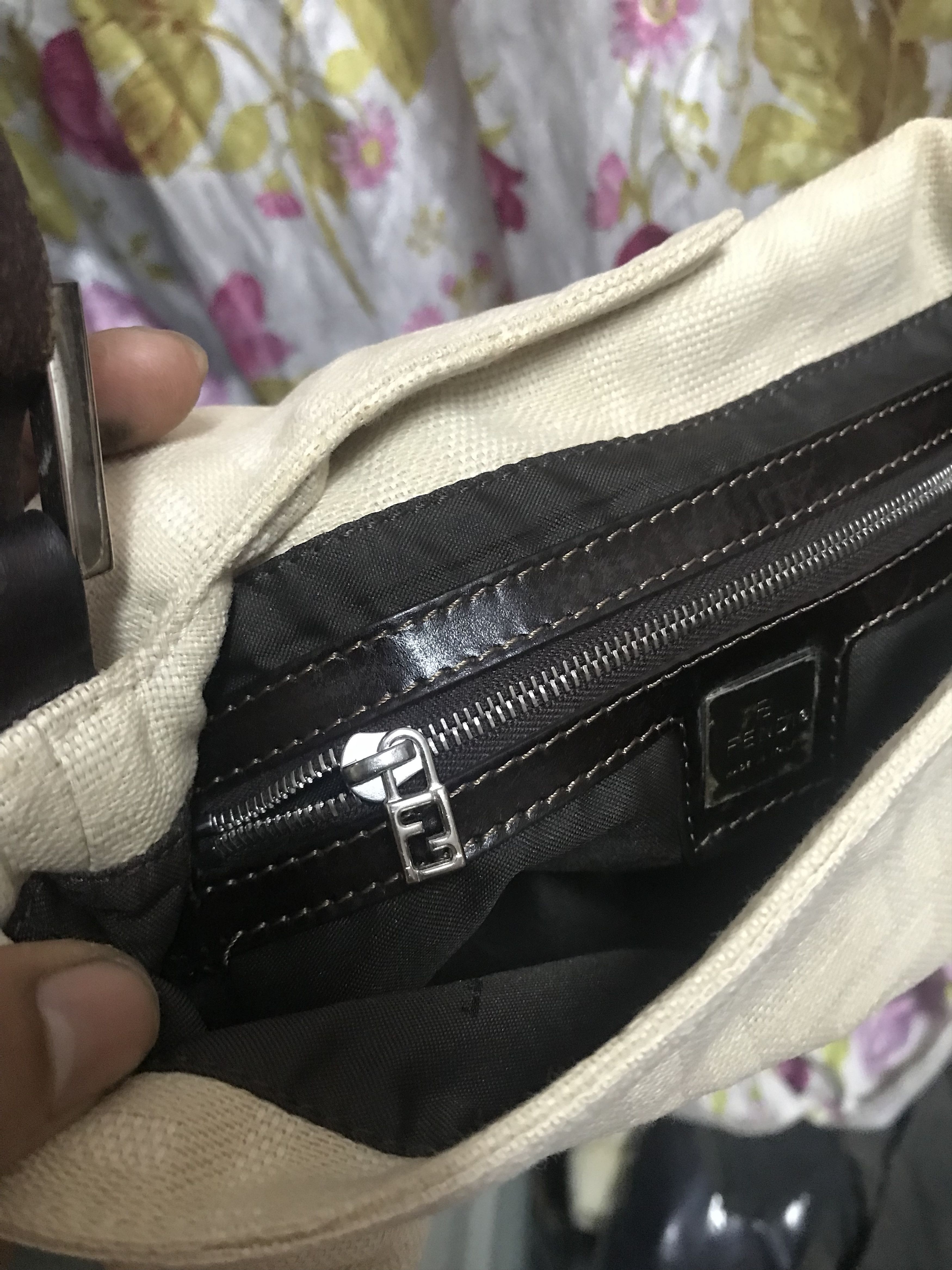 Fendi Authentic Fendi Monogram Mambgueta Size ONE SIZE - 3 Thumbnail