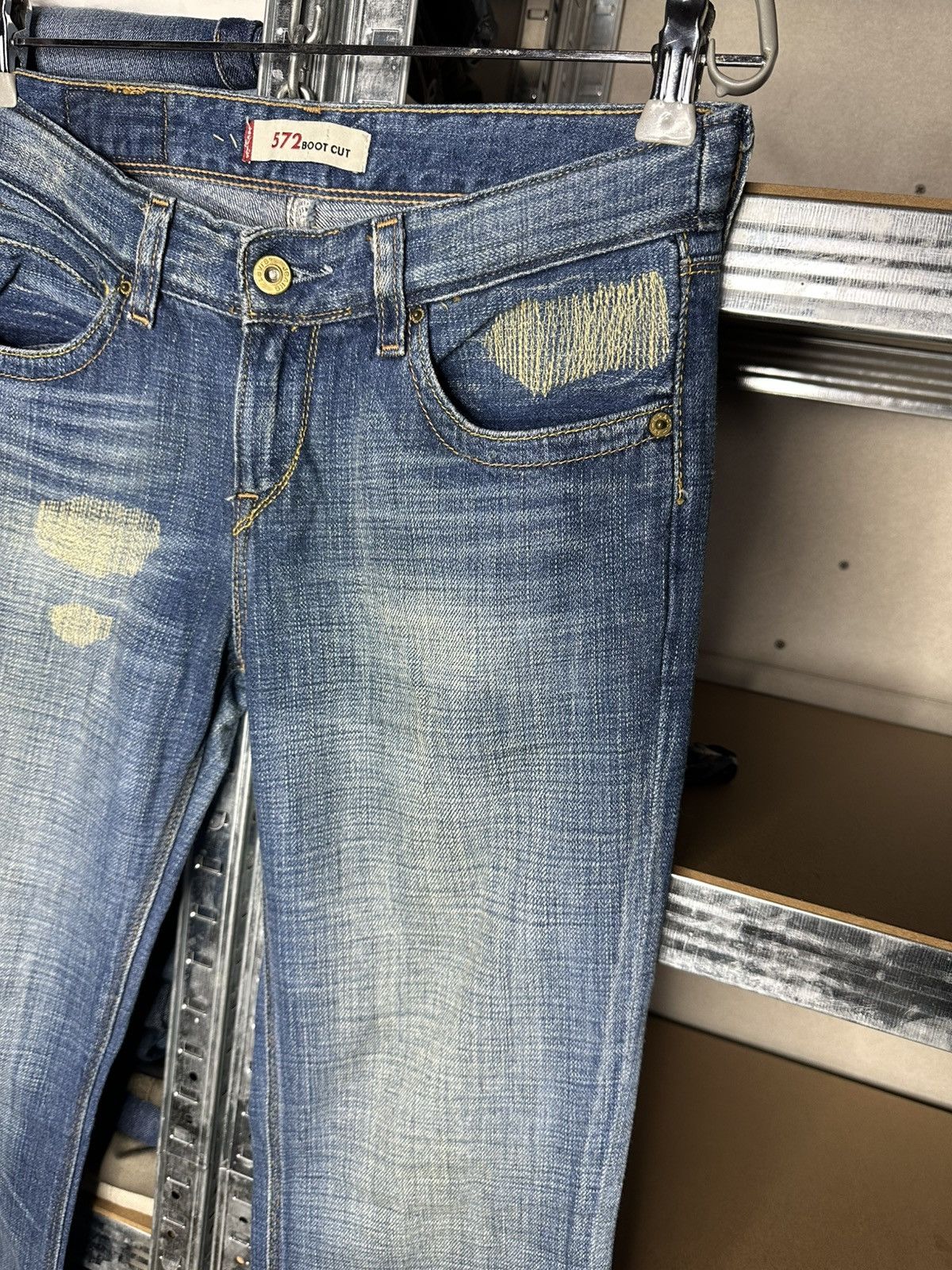 Levi's Levi’s 572 Bootcut Distressed Denim Jeans Vintage Wash Size 28" / US 6 / IT 42 - 6 Thumbnail