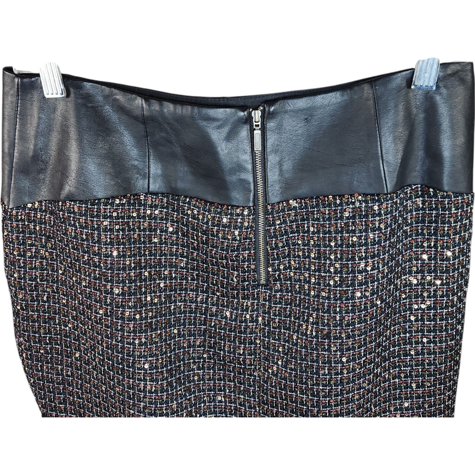 Other The Limited Women’s Black and Metallic Pencil Skirt Size 8 Size 30" / US 8 / IT 44 - 4 Thumbnail