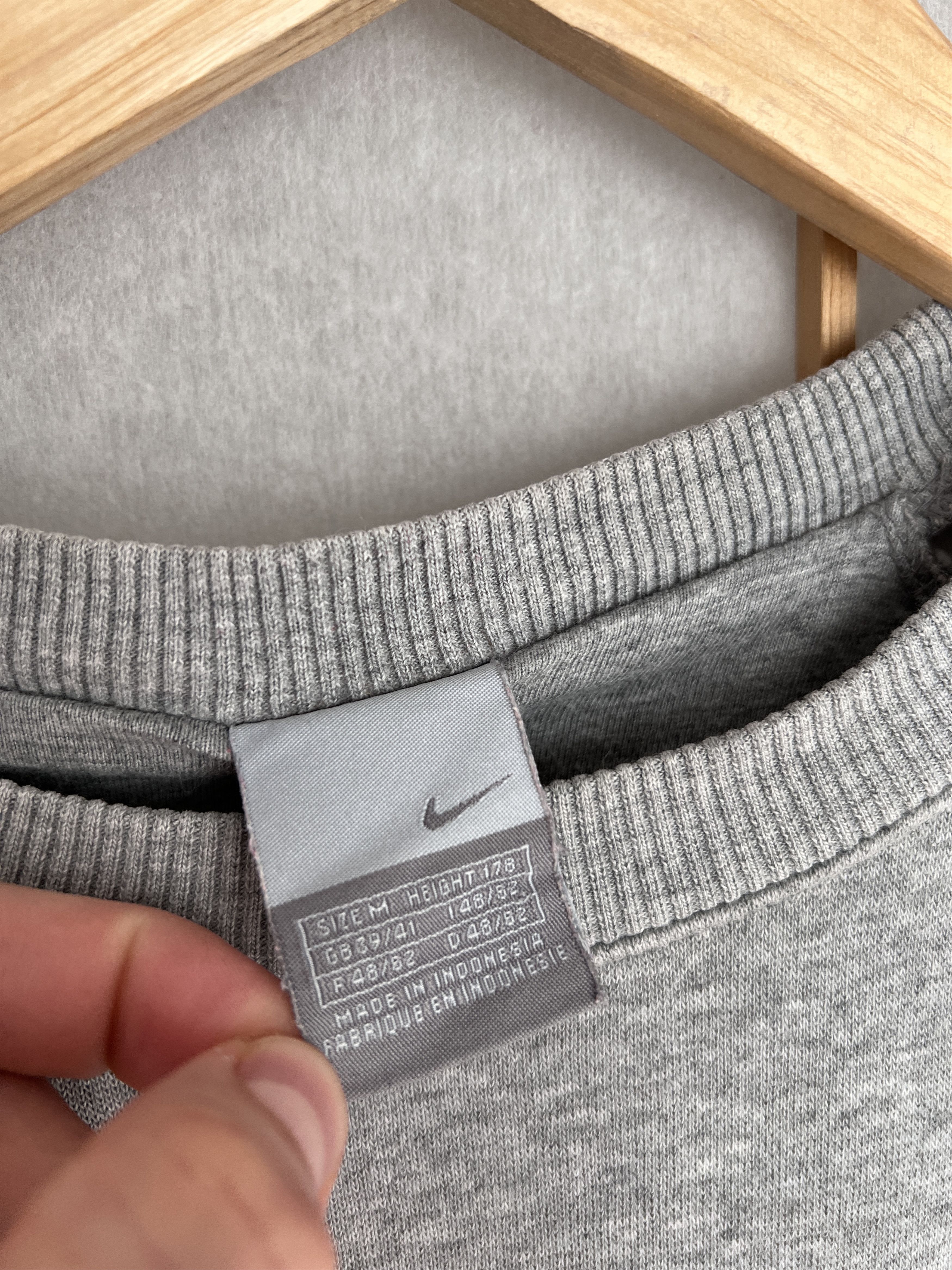 Nike 2000s Nike boxy sweatshirt big embroidered logotype swoosh M Size US M / EU 48-50 / 2 - 6 Thumbnail
